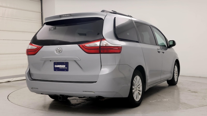 2016 Toyota Sienna XLE 8