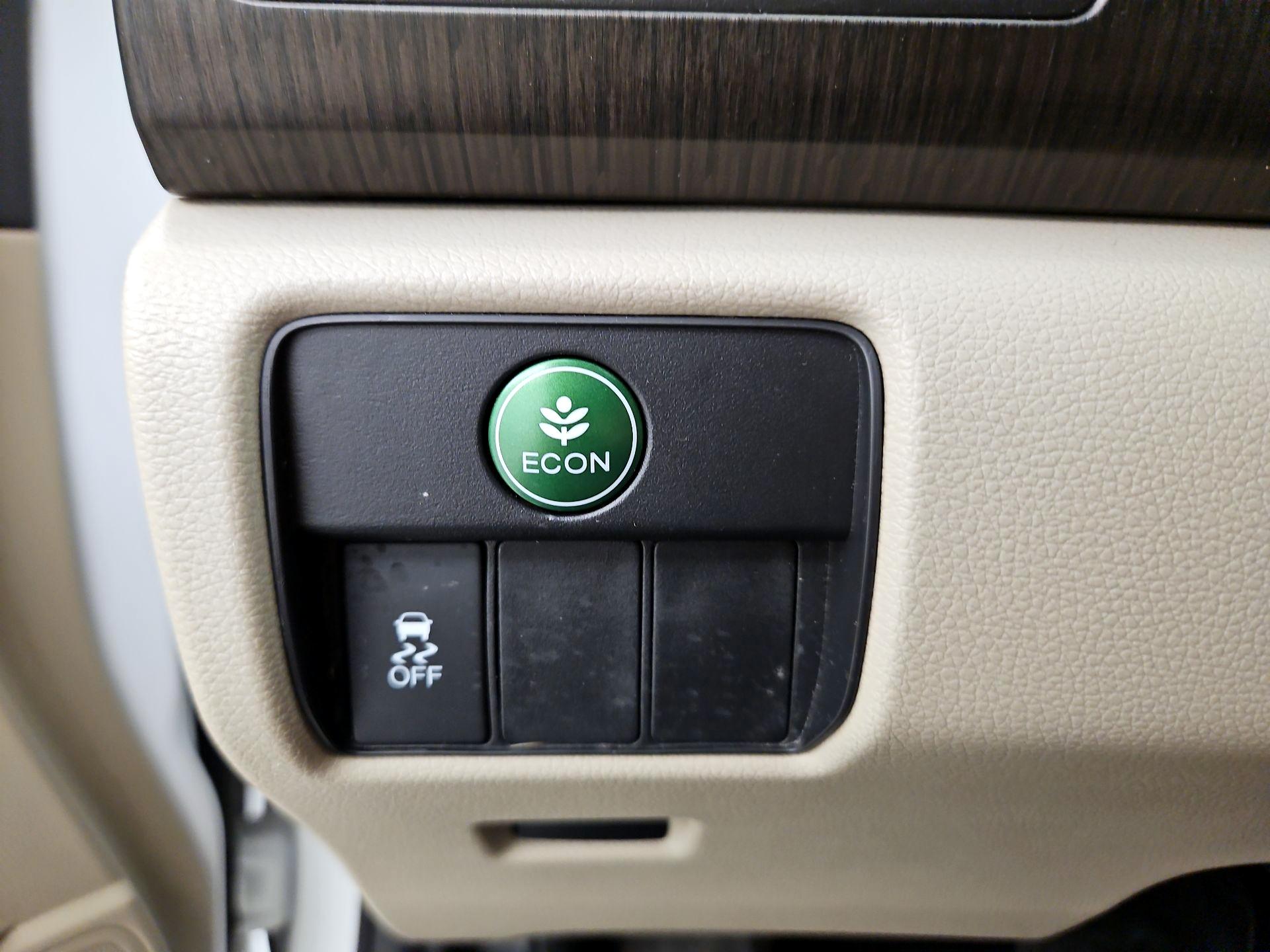 Thumbnail: 2015 Honda Accord - 13