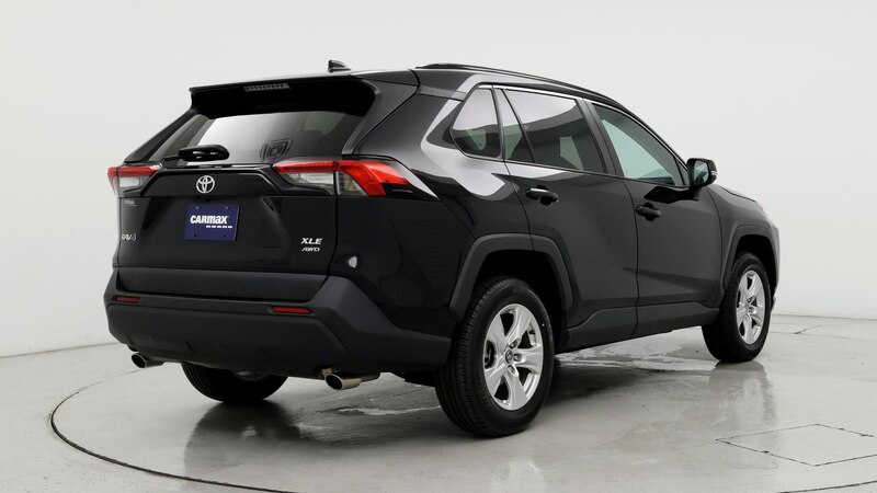 2020 Toyota RAV4 XLE 8