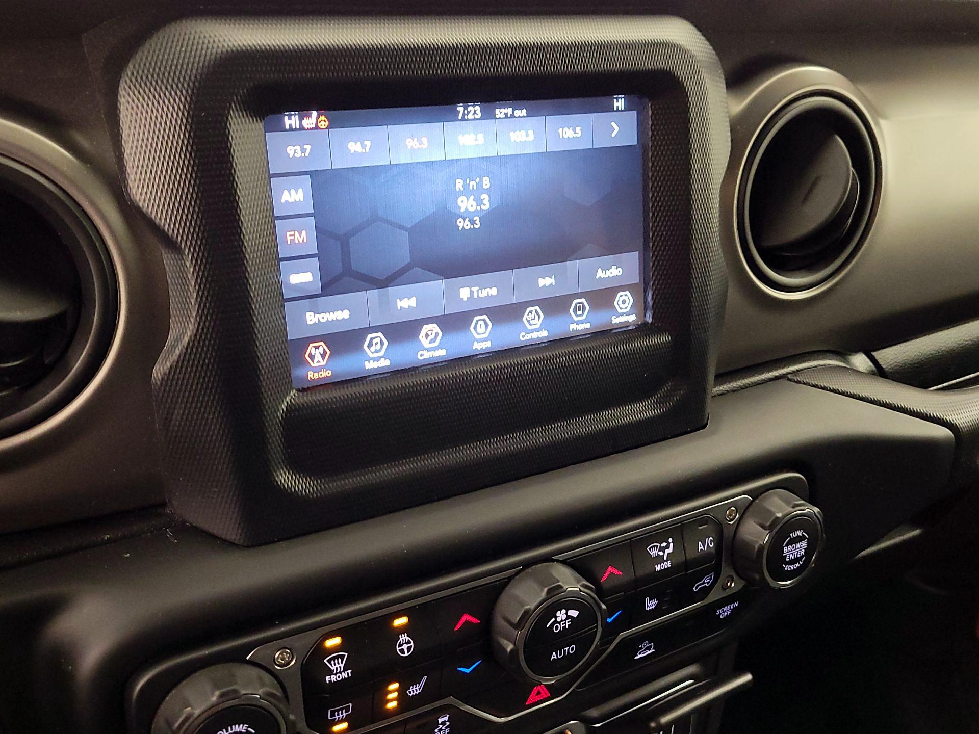 Thumbnail: 2020 Jeep Gladiator - 15