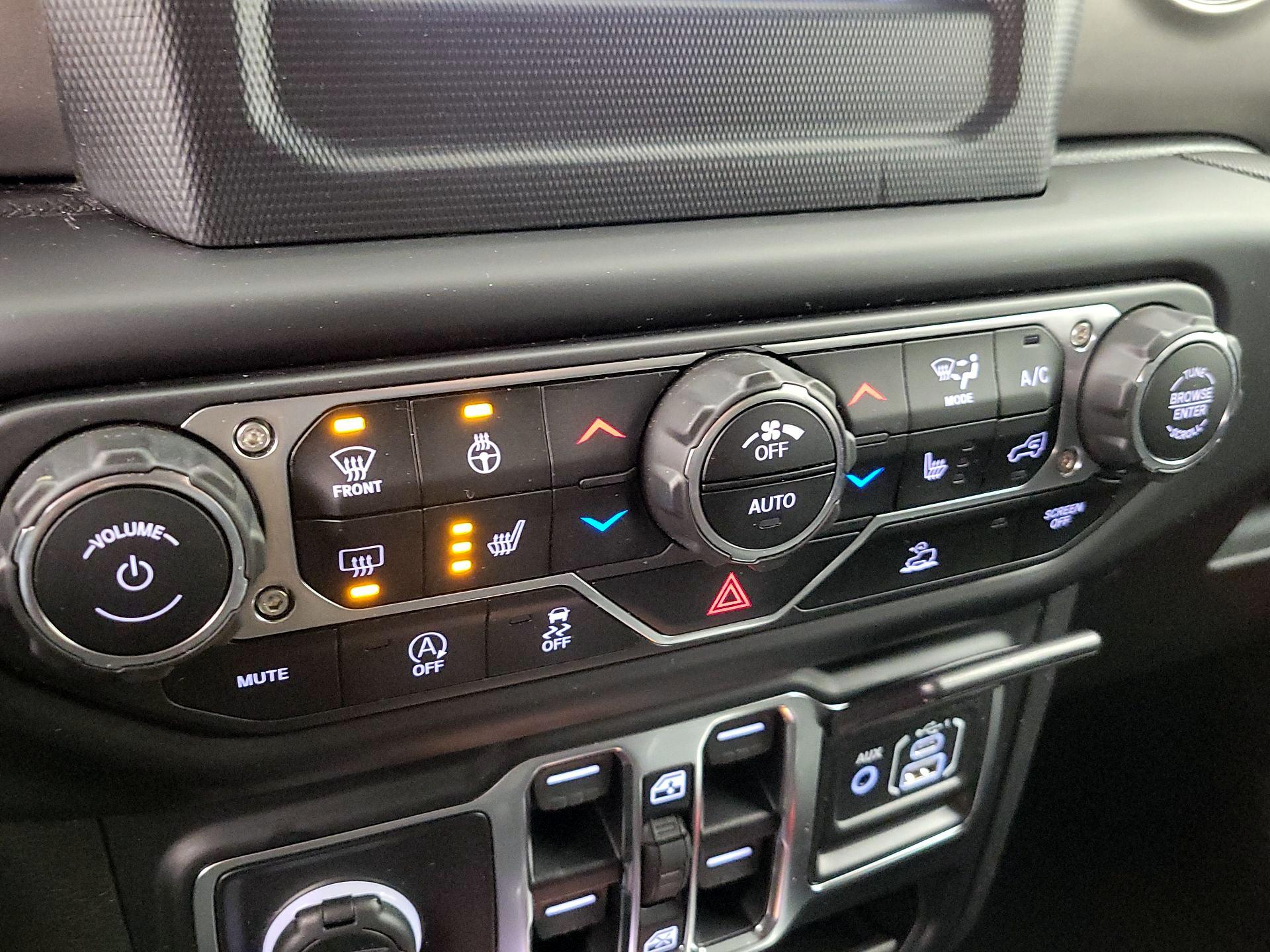 Thumbnail: 2020 Jeep Gladiator - 16