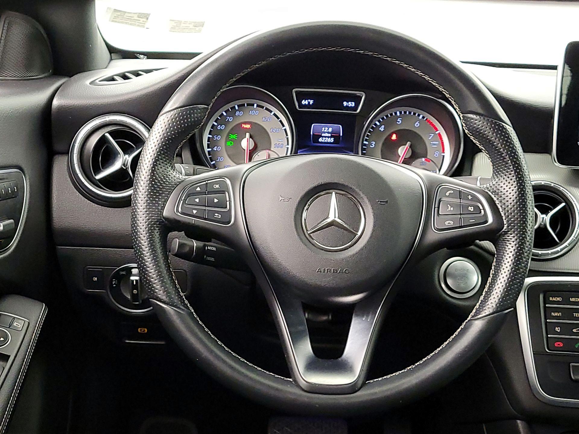 Thumbnail: 2015 Mercedes-Benz CLA - 10