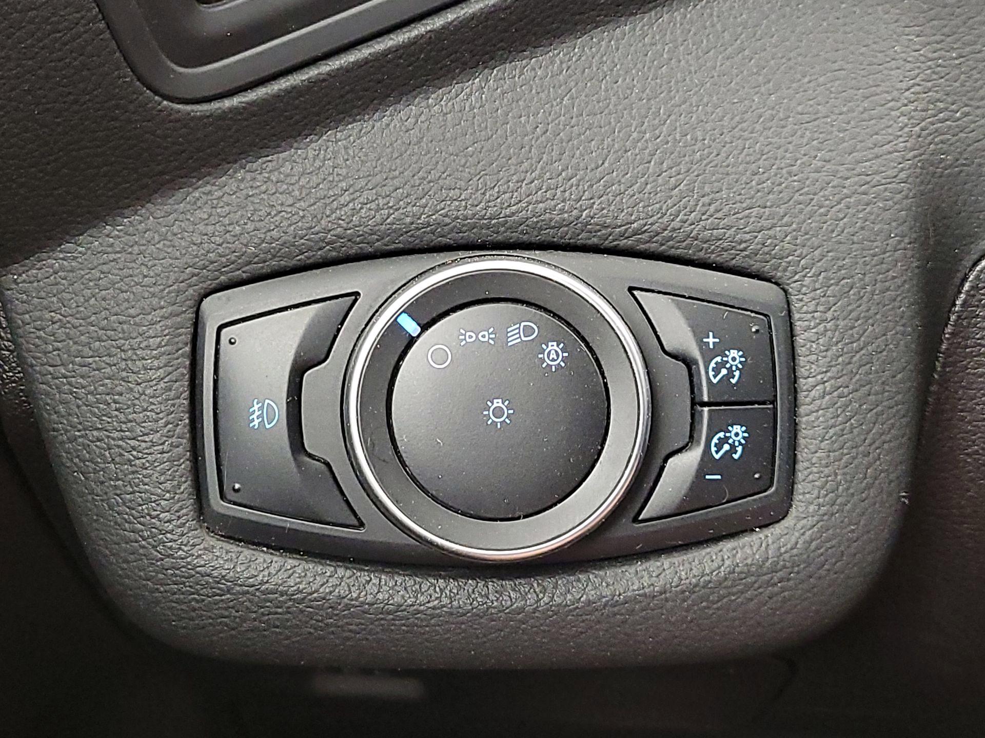 Thumbnail: 2015 Ford Escape - 13