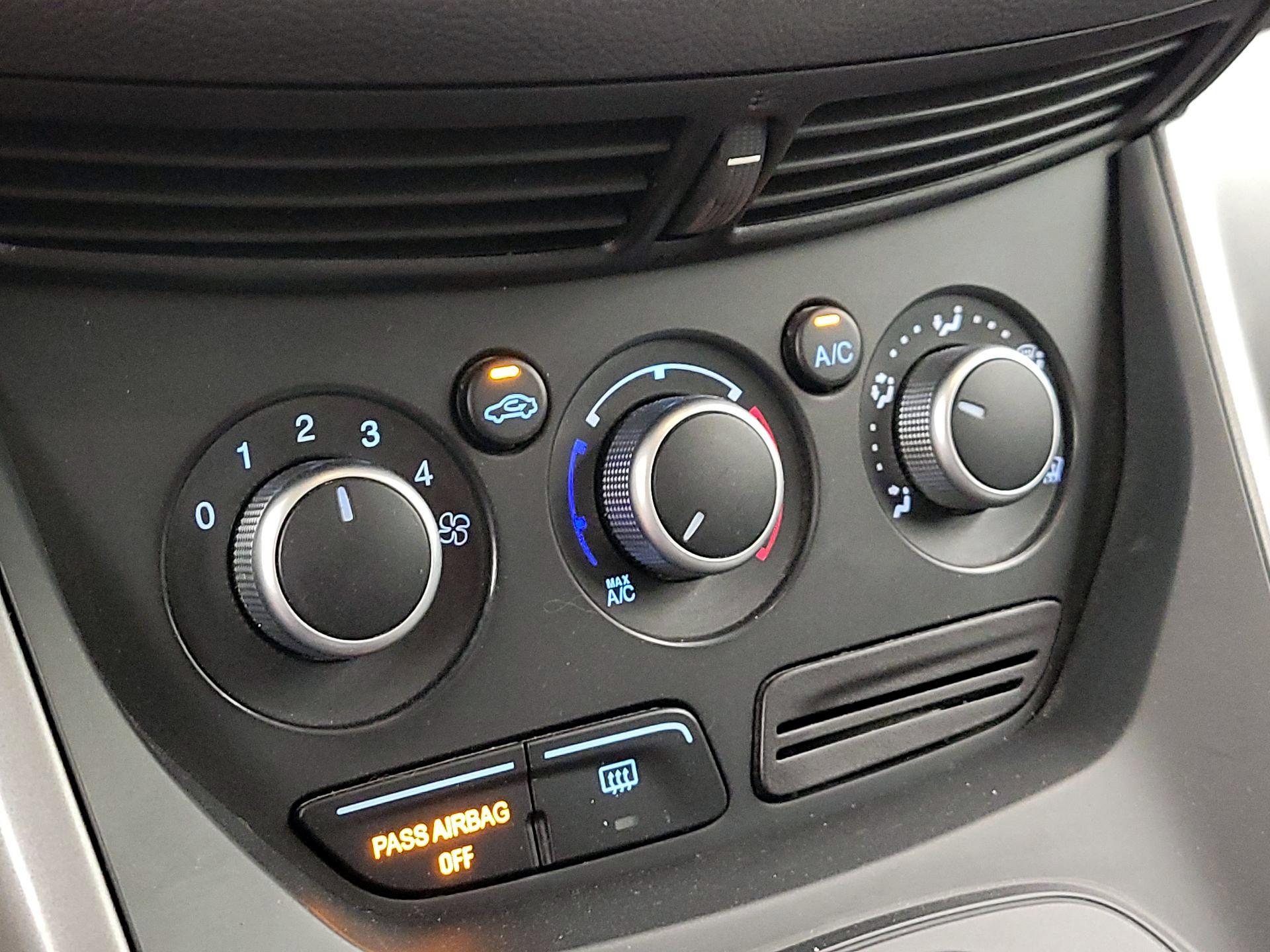 Thumbnail: 2015 Ford Escape - 16