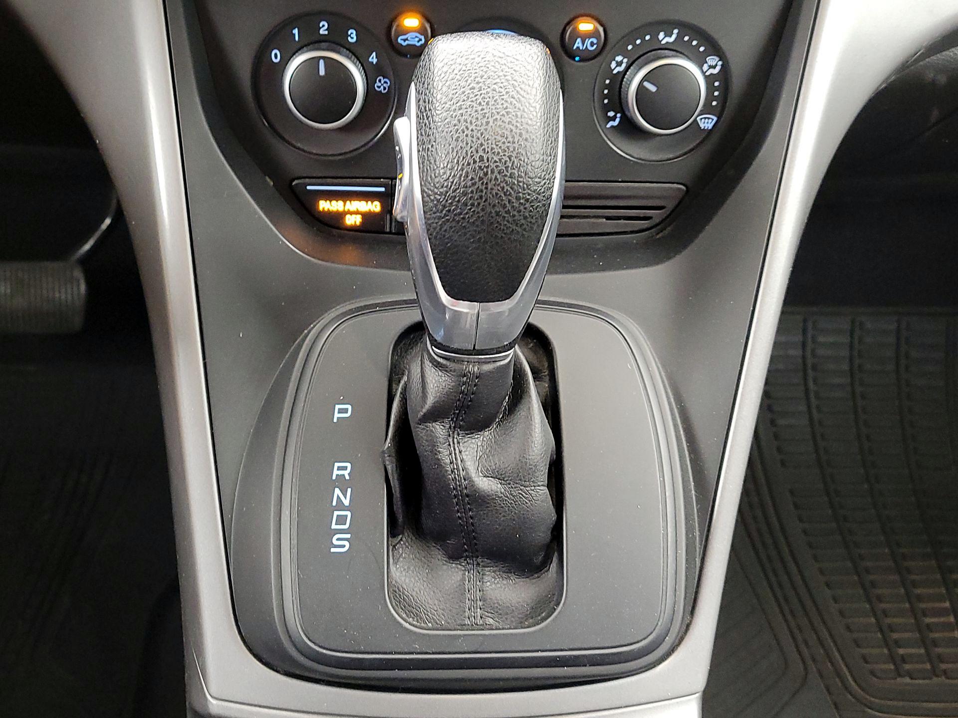 Thumbnail: 2015 Ford Escape - 17