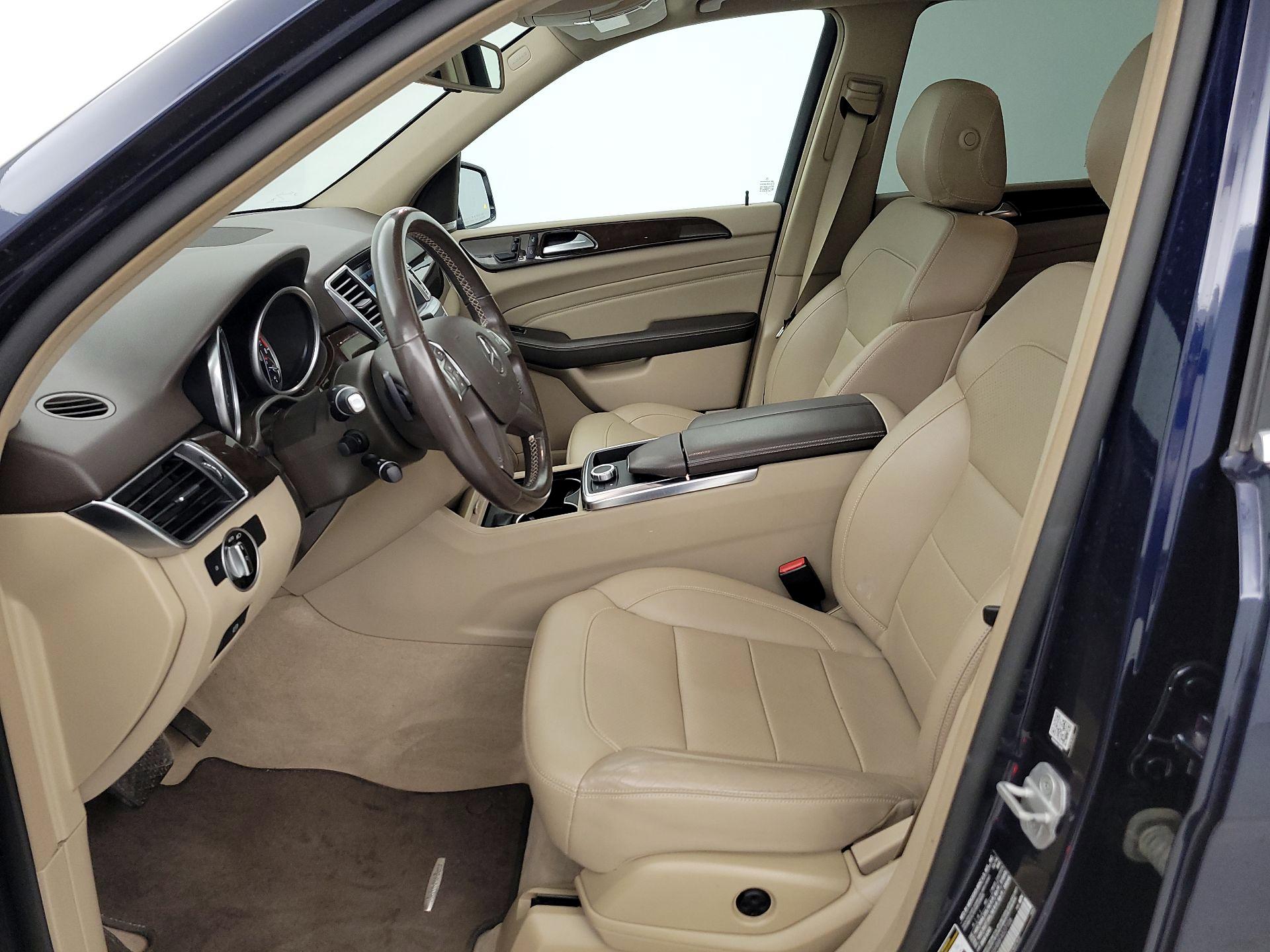 Thumbnail: 2015 Mercedes-Benz M-Class - 11