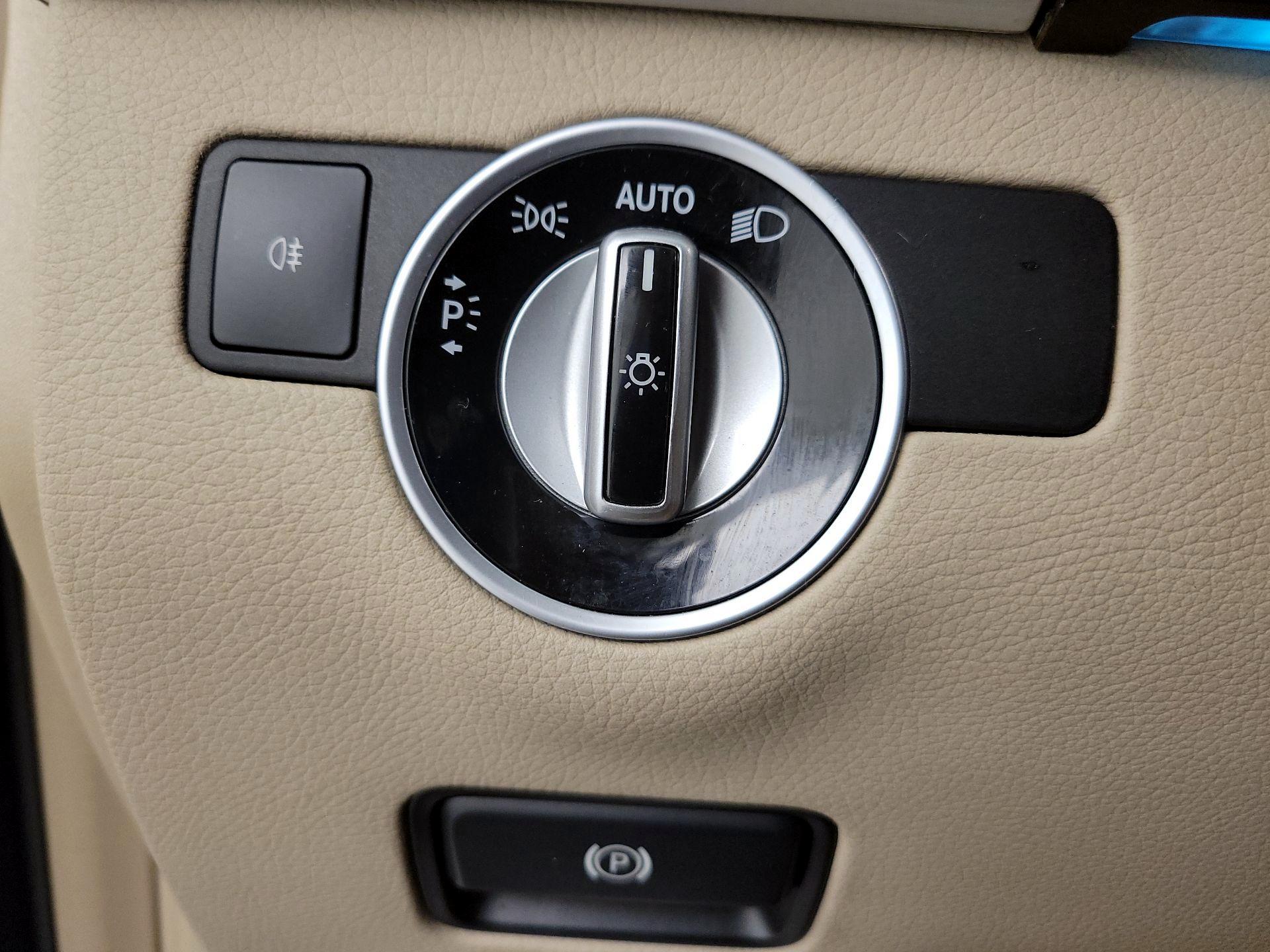 Thumbnail: 2015 Mercedes-Benz M-Class - 13
