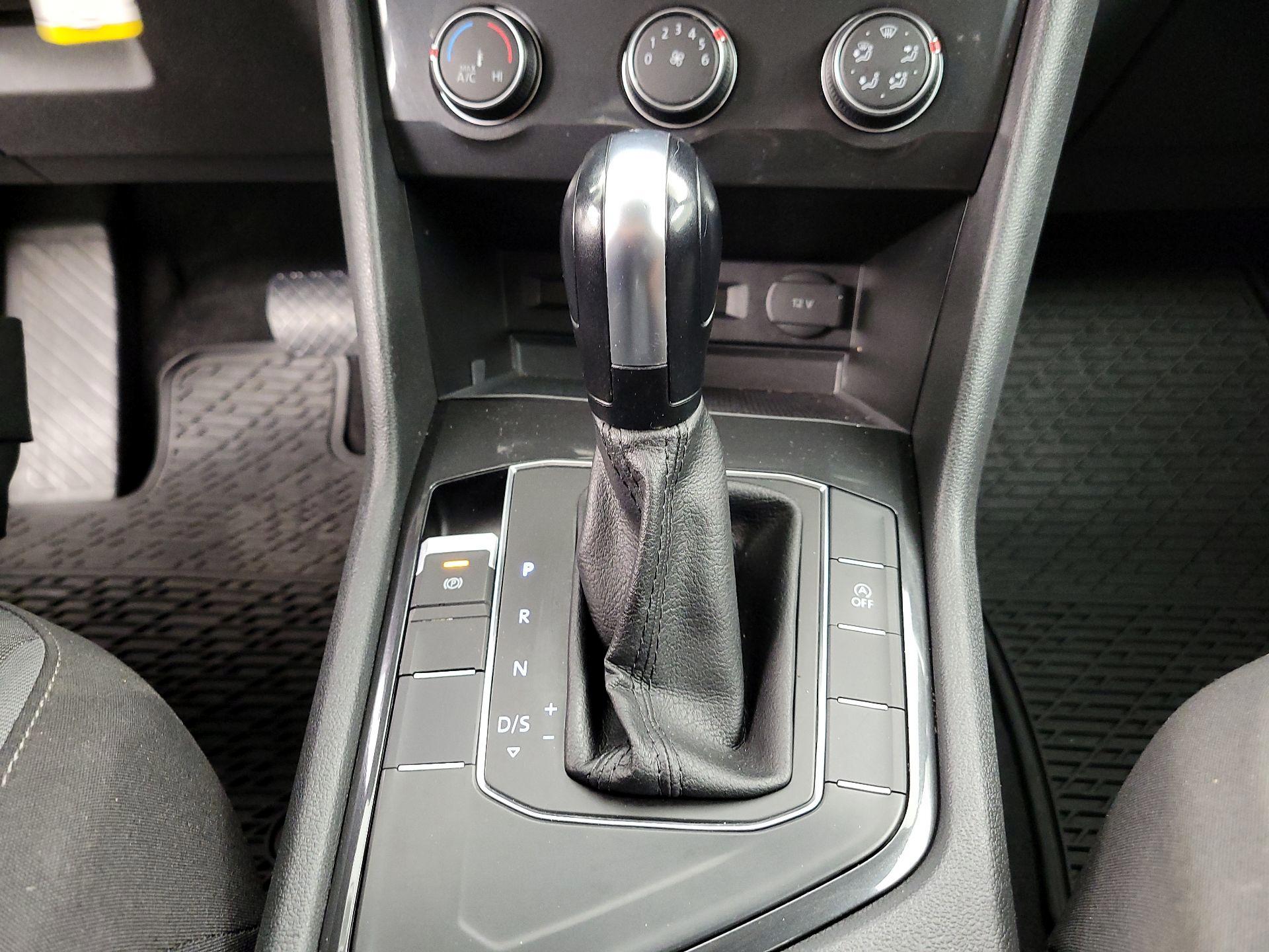 Thumbnail: 2019 Volkswagen Tiguan - 17