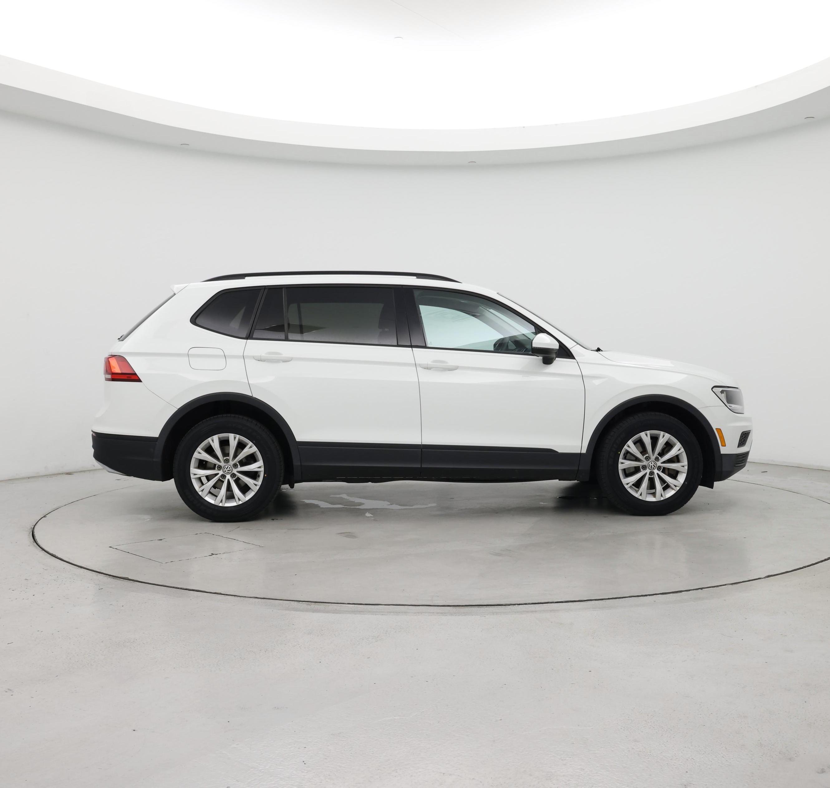 Thumbnail: 2019 Volkswagen Tiguan - 7