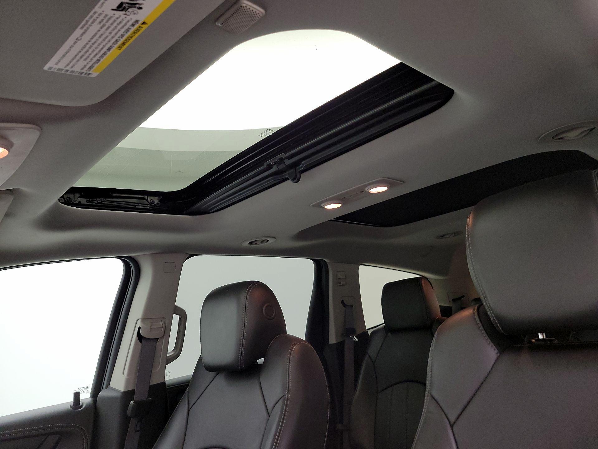 Thumbnail: 2015 Chevrolet Traverse - 20