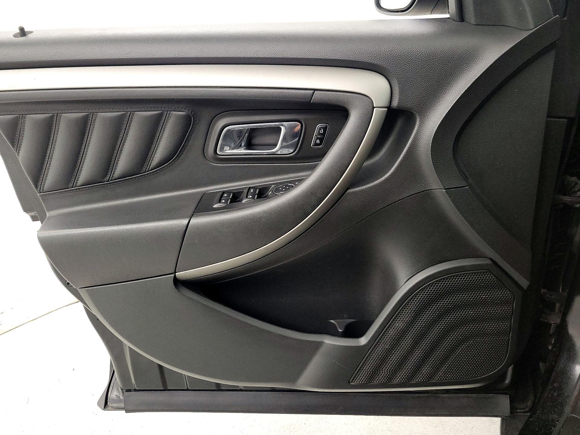 Thumbnail: 2014 Ford Taurus - 12