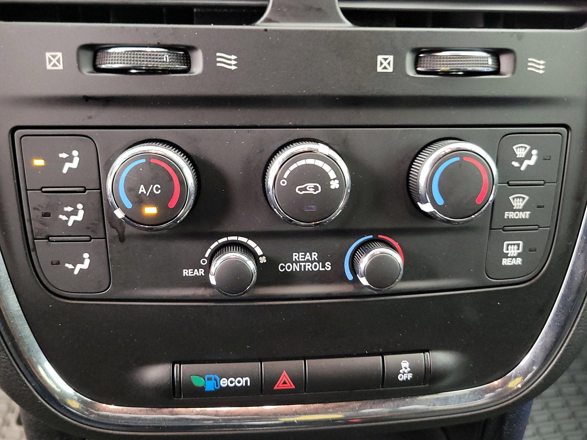 Thumbnail: 2017 Dodge Grand Caravan - 16
