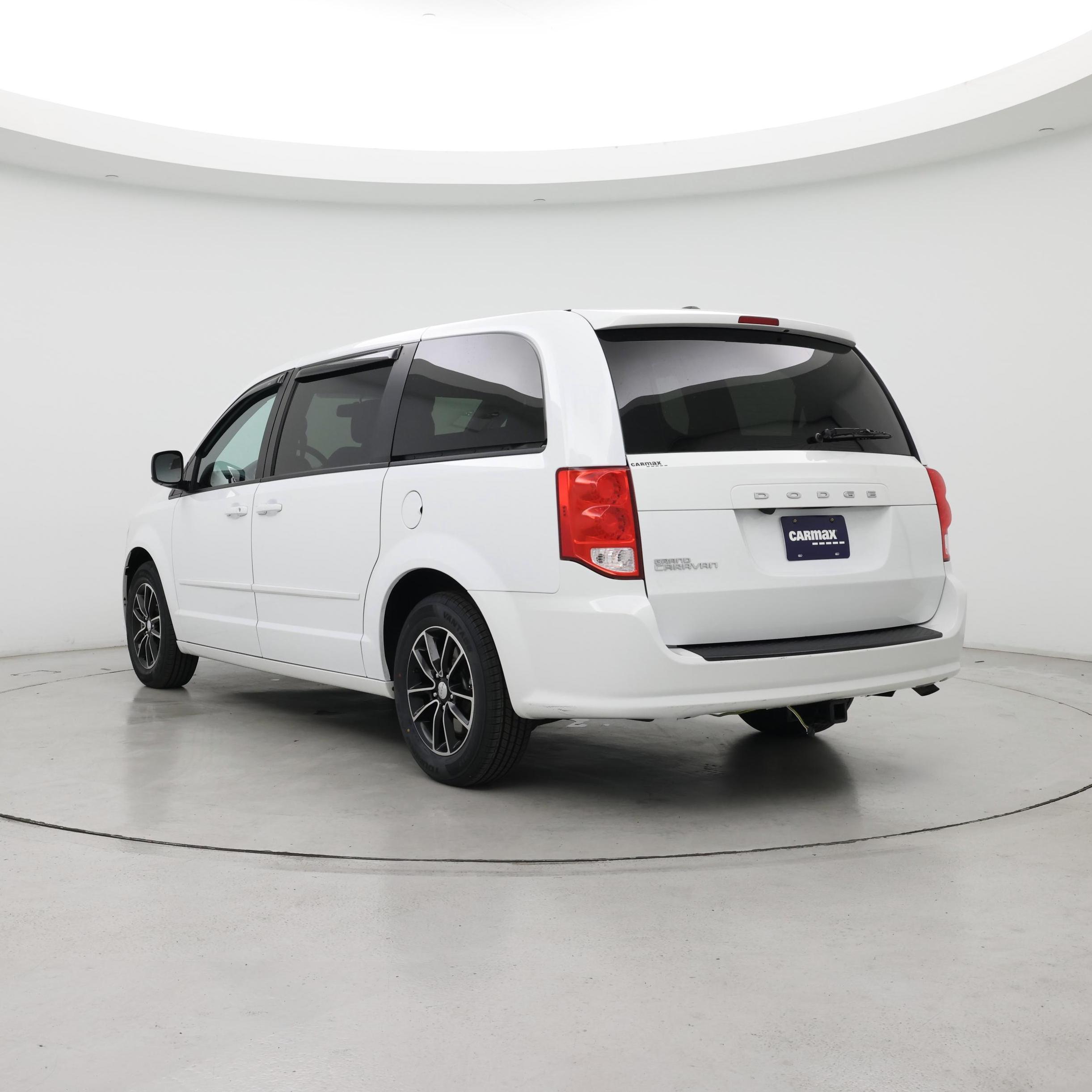 Thumbnail: 2017 Dodge Grand Caravan - 2