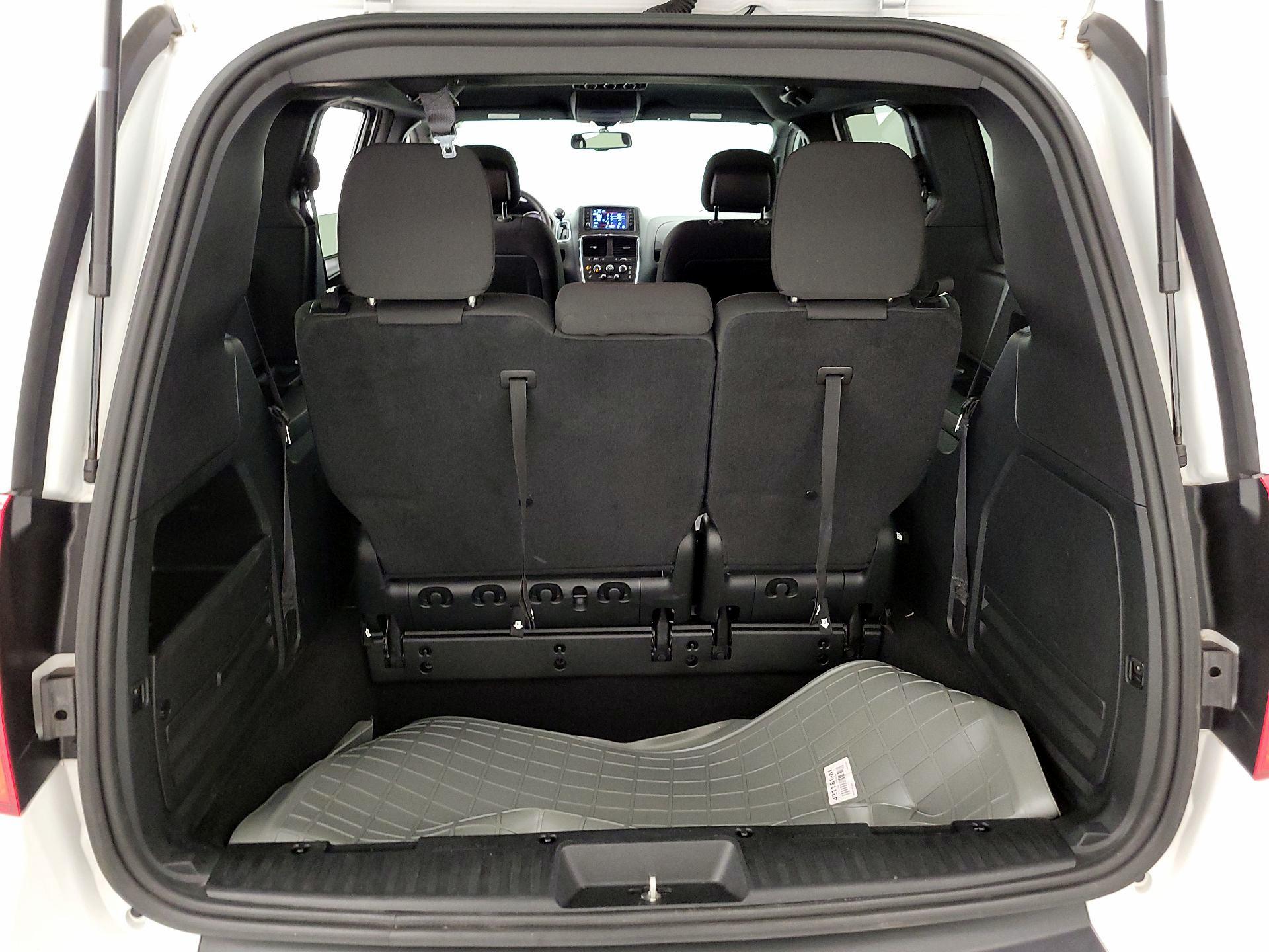 Thumbnail: 2017 Dodge Grand Caravan - 19