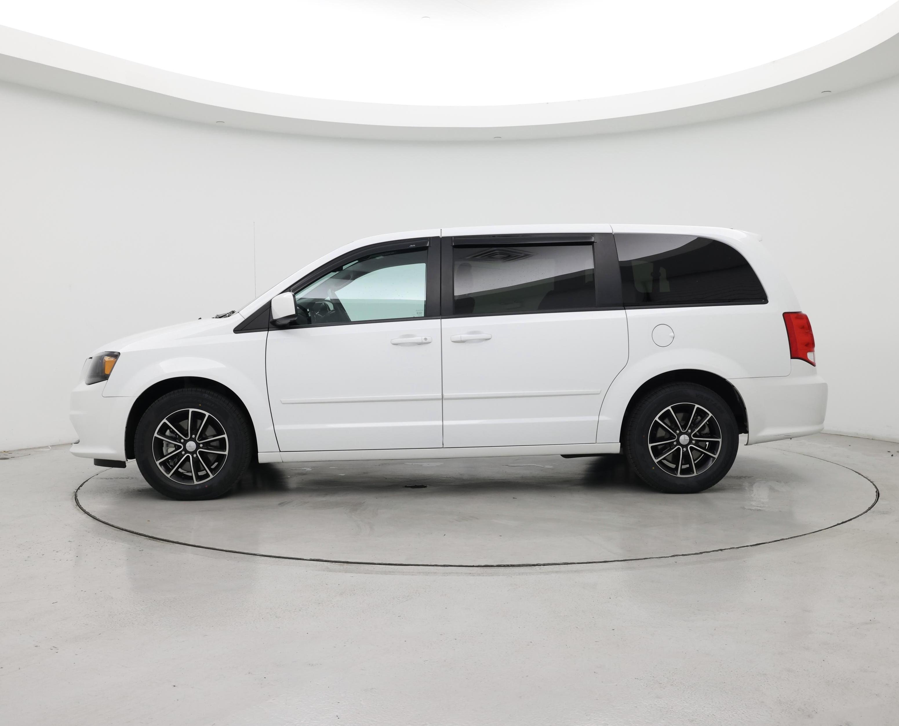 Thumbnail: 2017 Dodge Grand Caravan - 3