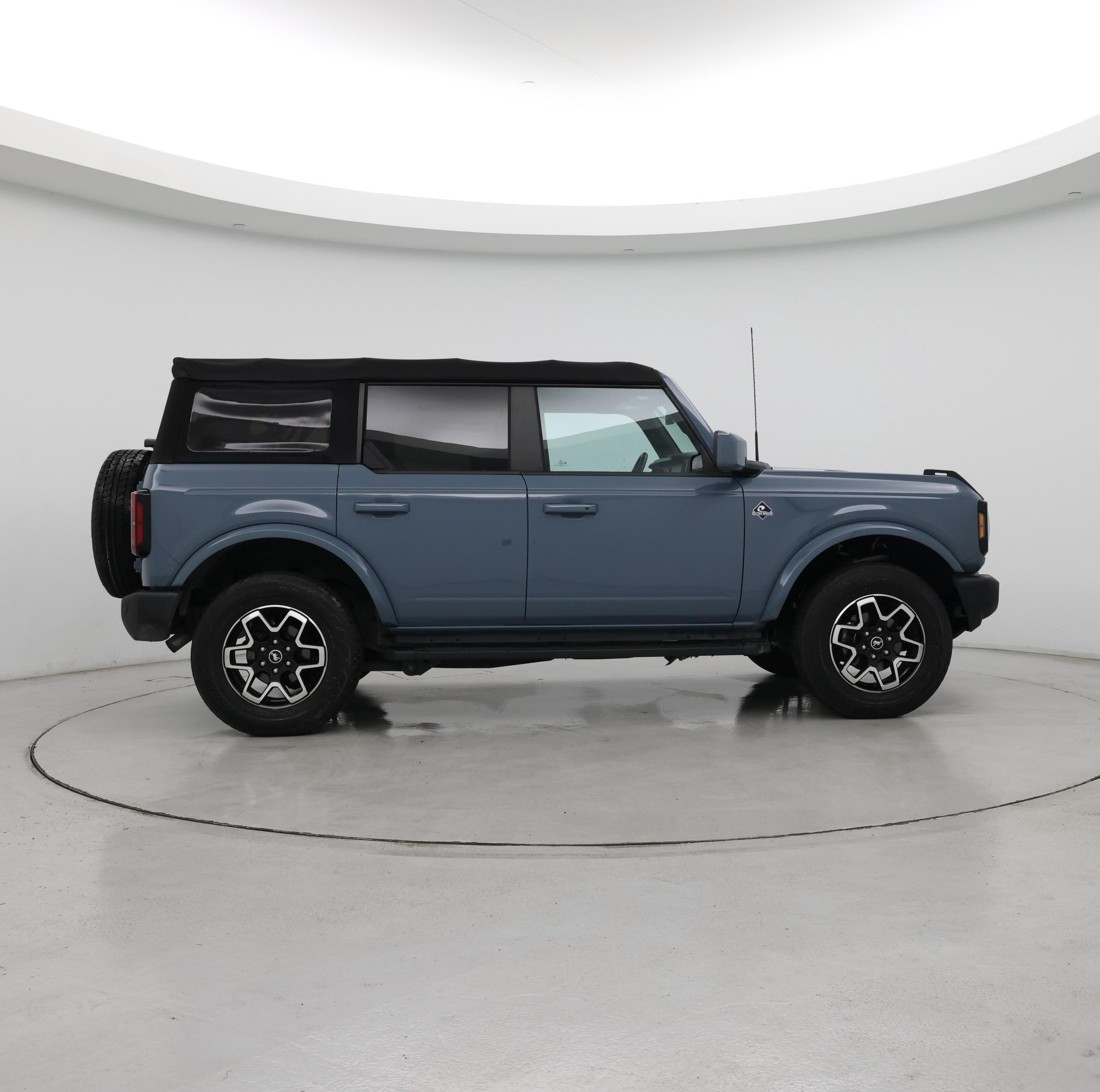 Thumbnail: 2021 Ford Bronco - 7
