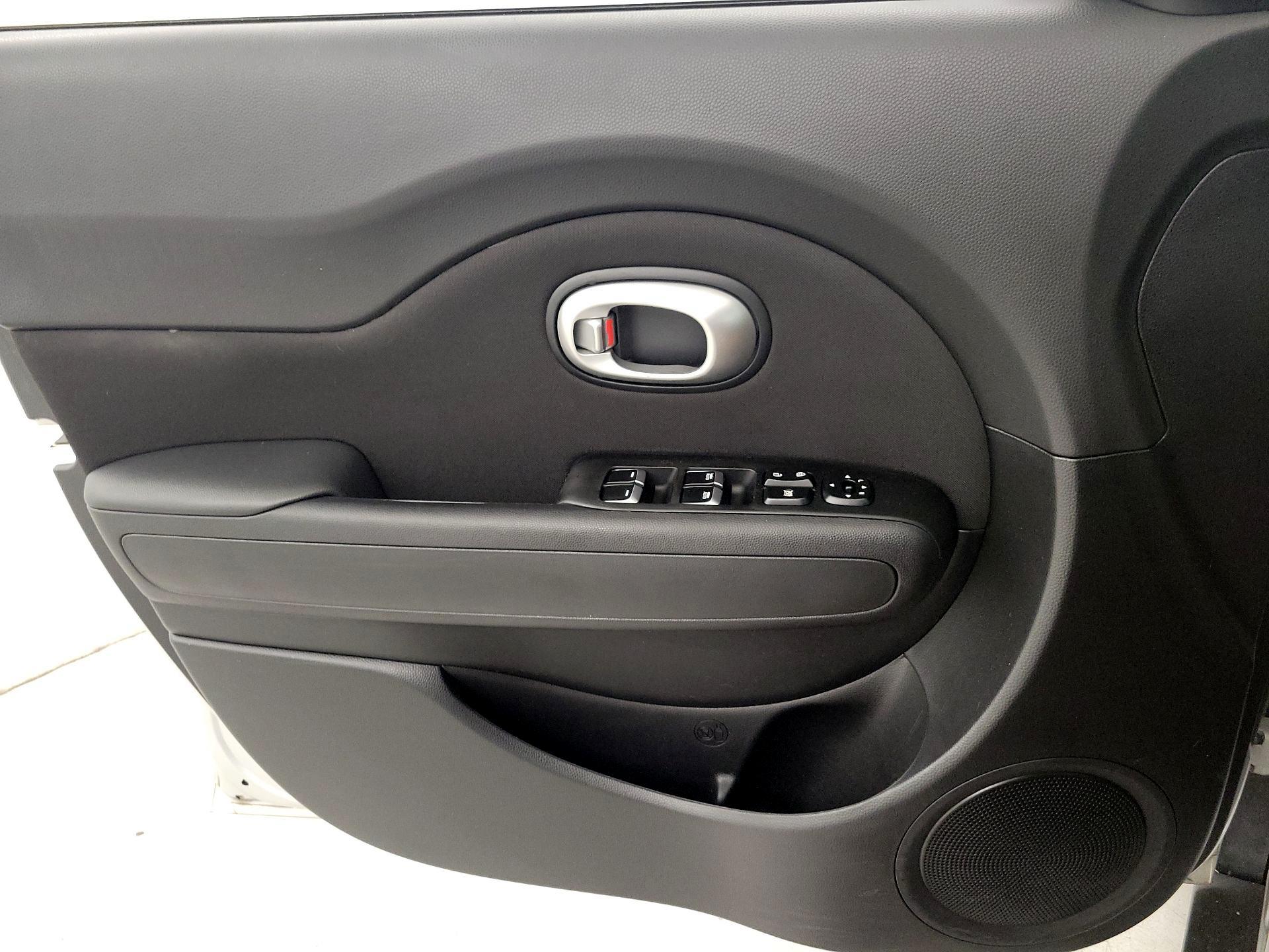 Thumbnail: 2018 Kia Soul - 12