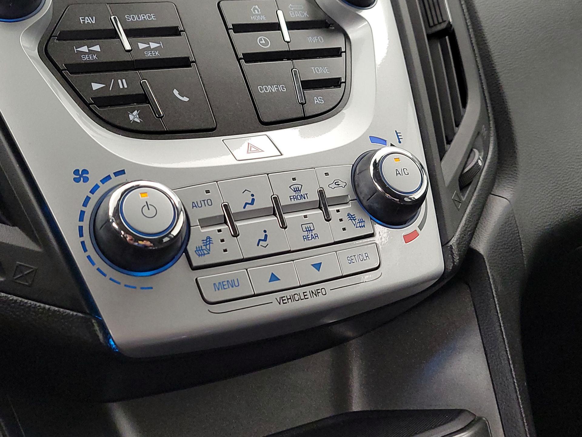 Thumbnail: 2016 Chevrolet Equinox - 16