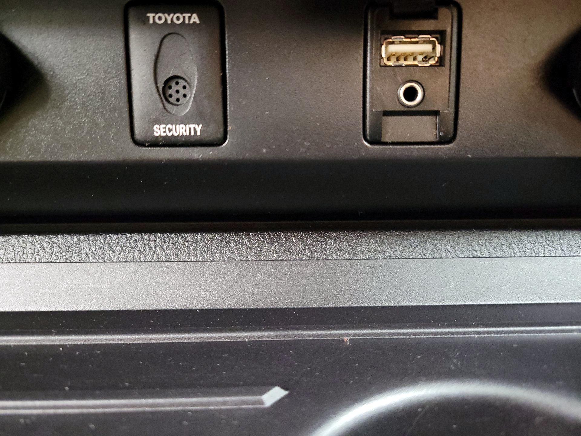 Thumbnail: 2016 Toyota Tundra - 19