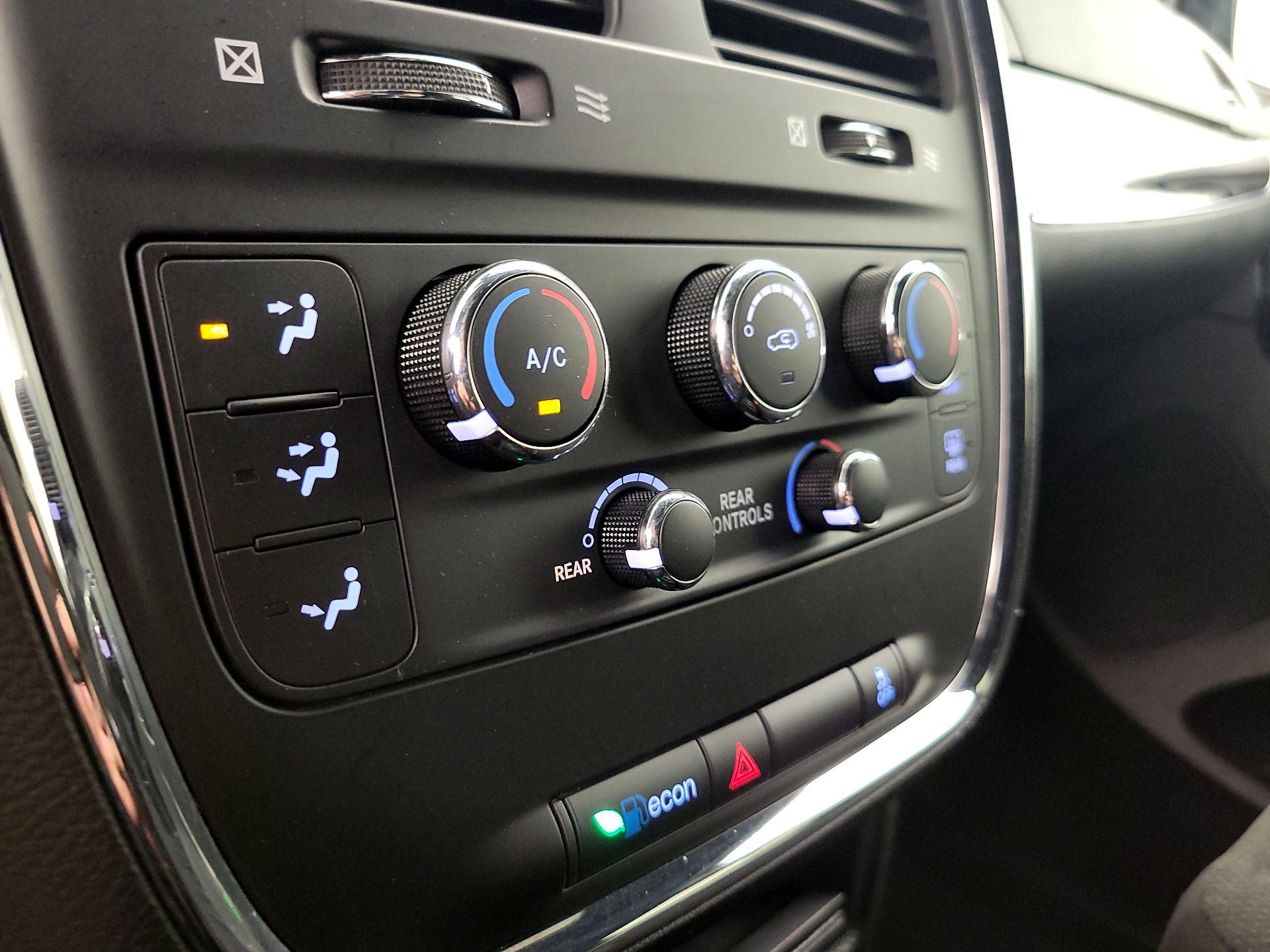 Thumbnail: 2019 Dodge Grand Caravan - 16