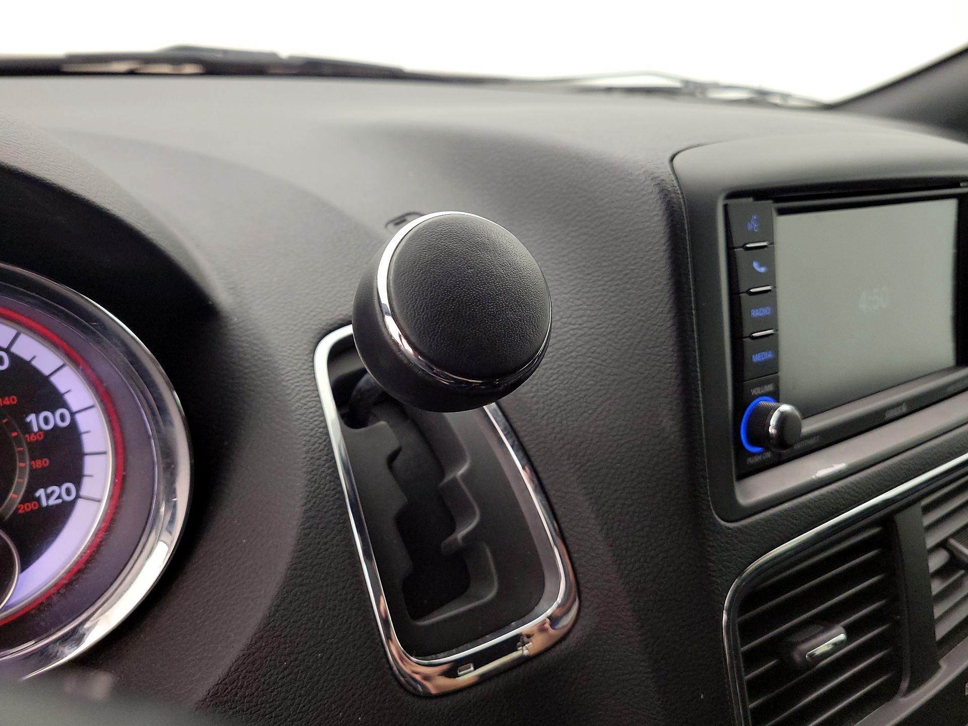Thumbnail: 2019 Dodge Grand Caravan - 17