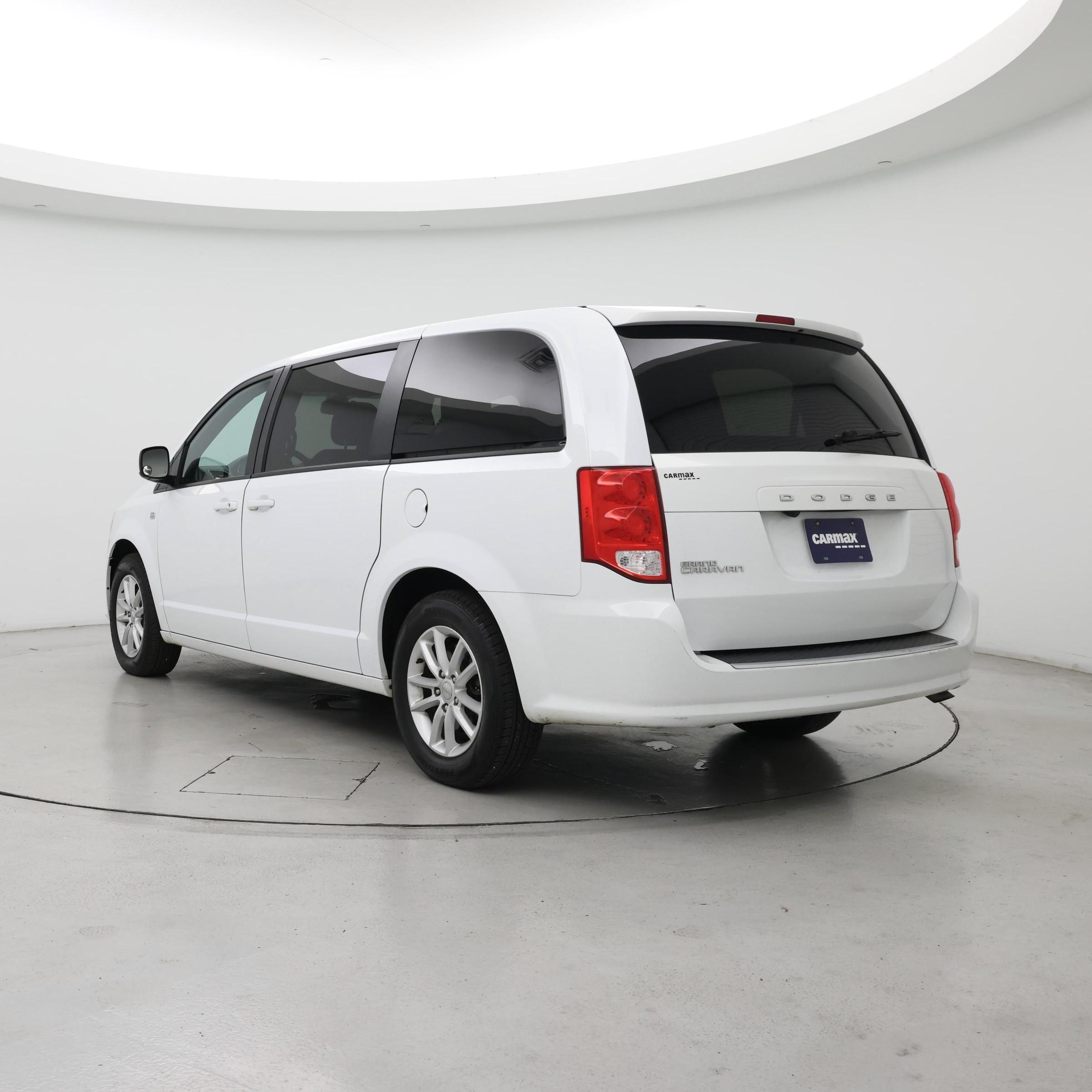 Thumbnail: 2019 Dodge Grand Caravan - 2