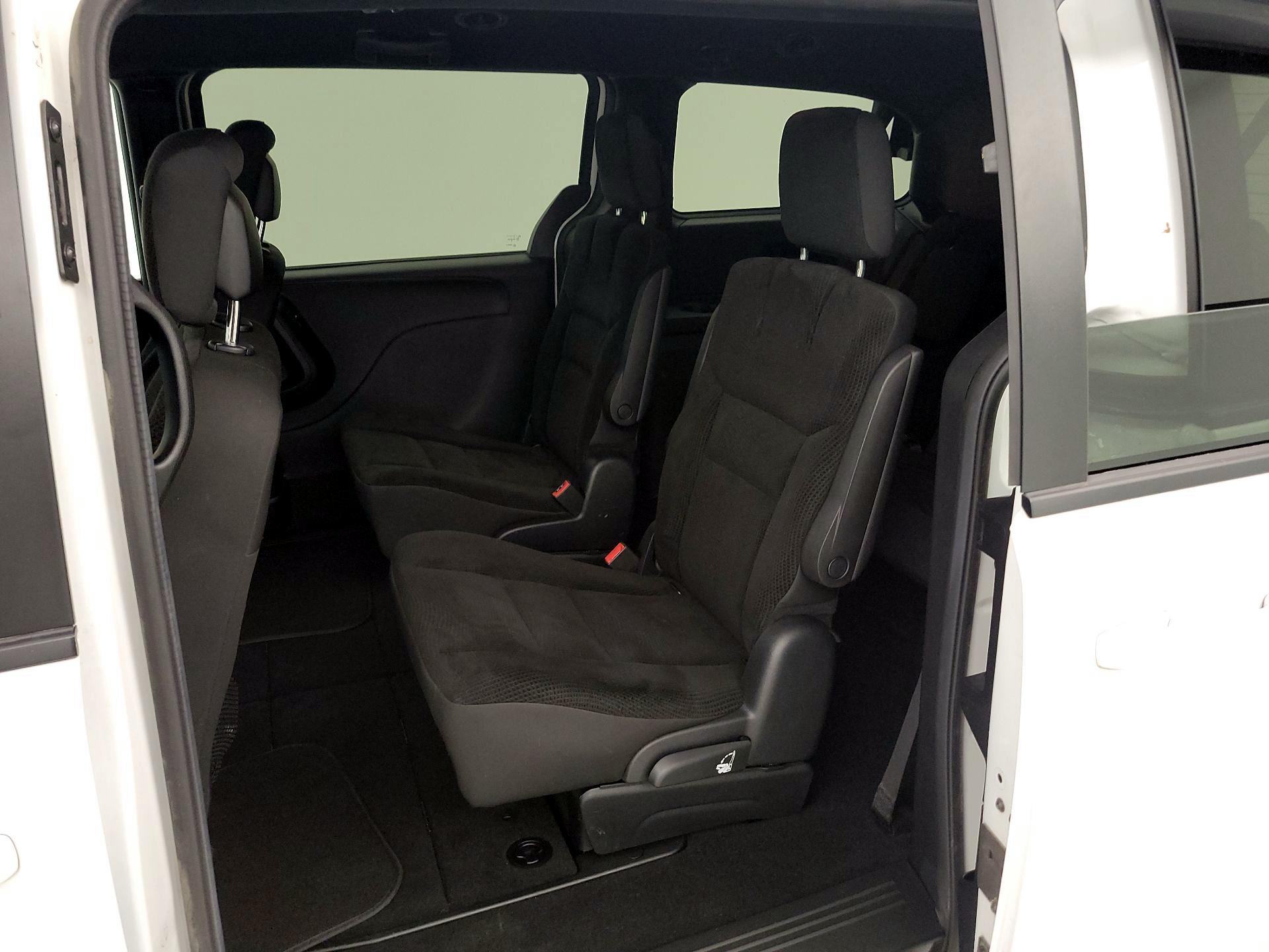 Thumbnail: 2019 Dodge Grand Caravan - 19