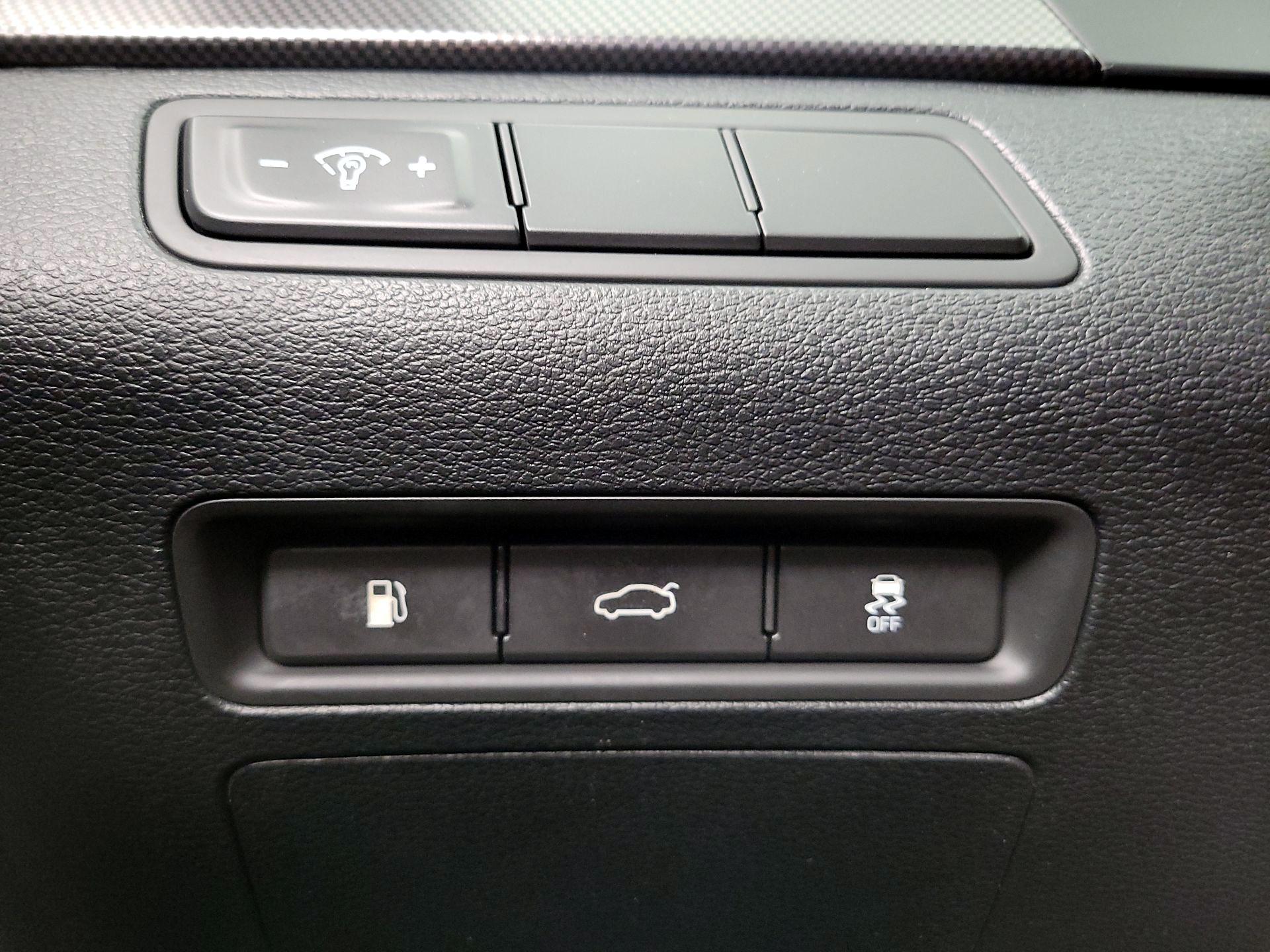 Thumbnail: 2016 Hyundai Sonata - 13