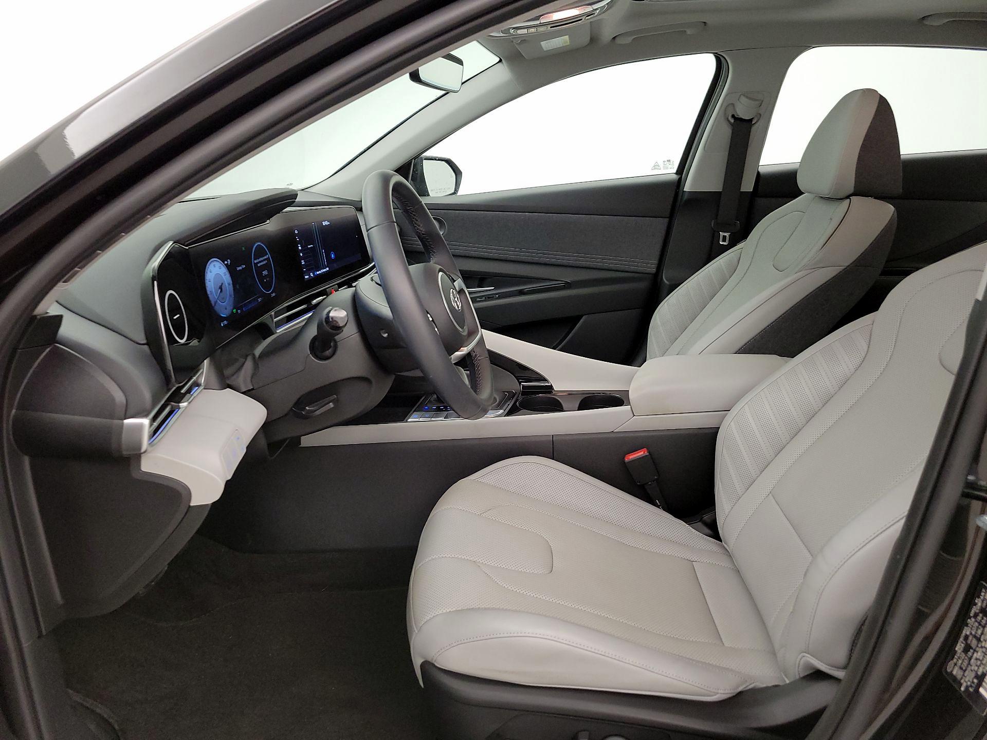 Thumbnail: 2022 Hyundai Elantra - 11
