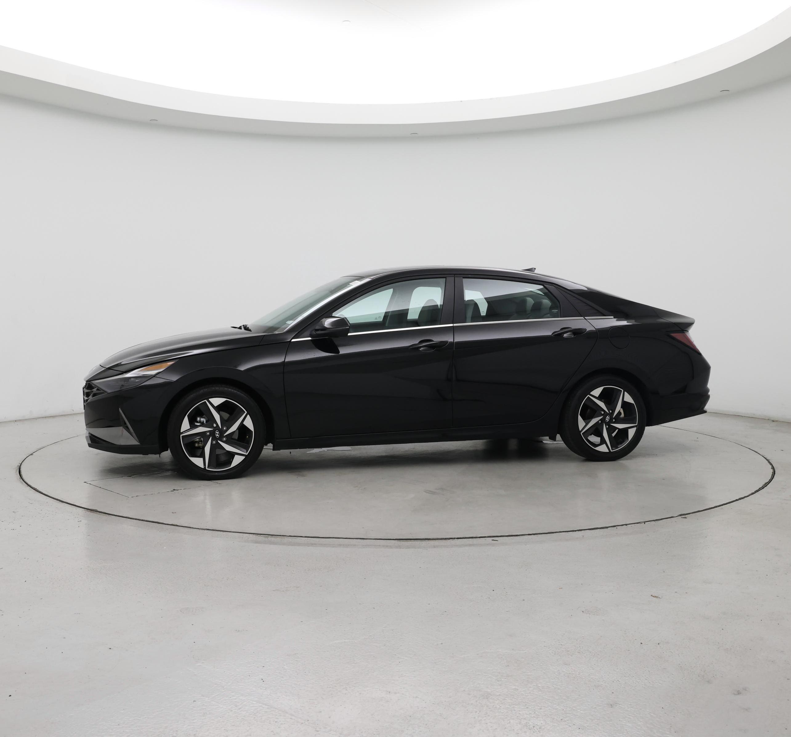 Thumbnail: 2022 Hyundai Elantra - 3