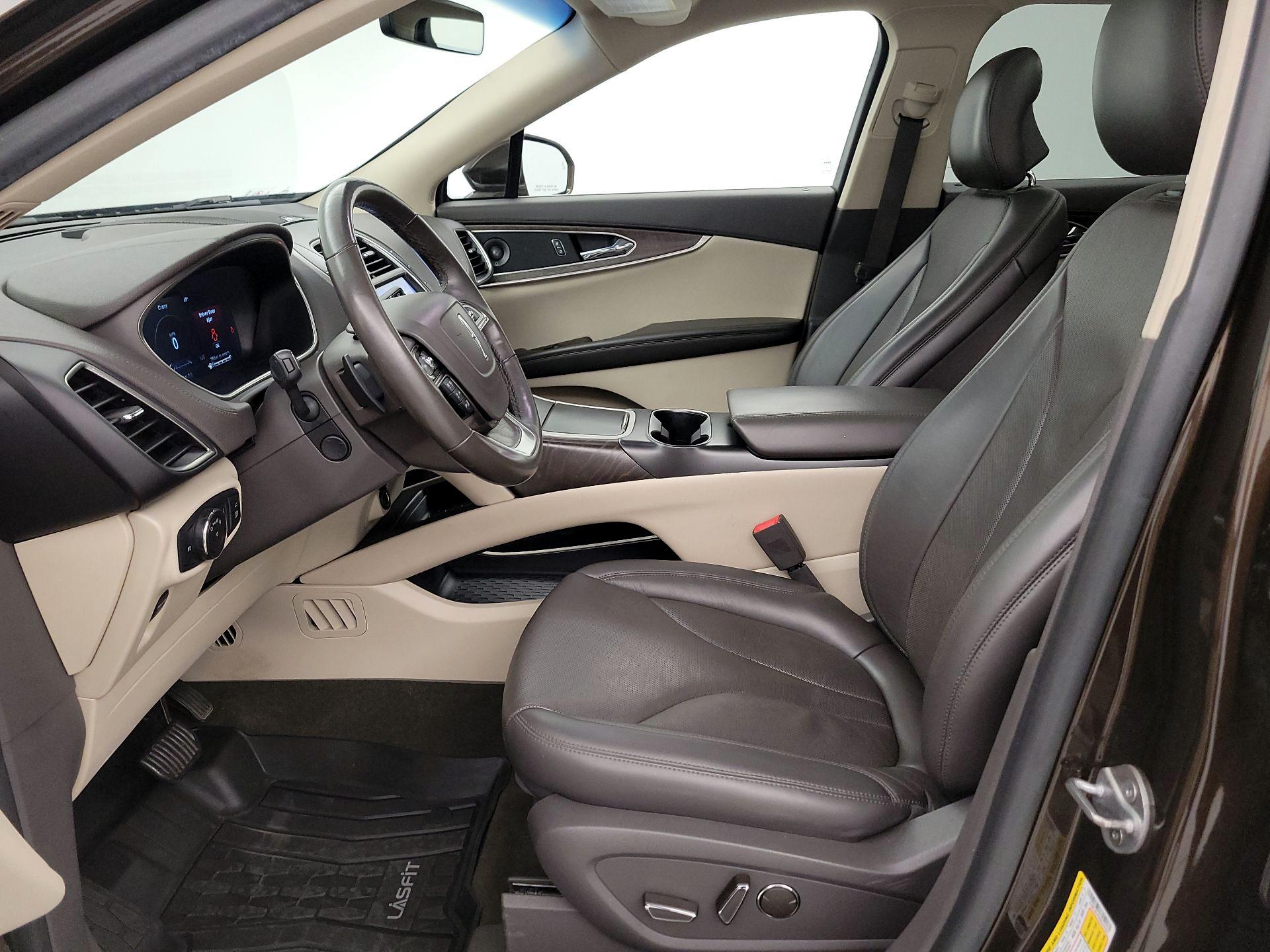 Thumbnail: 2019 Lincoln Nautilus - 11