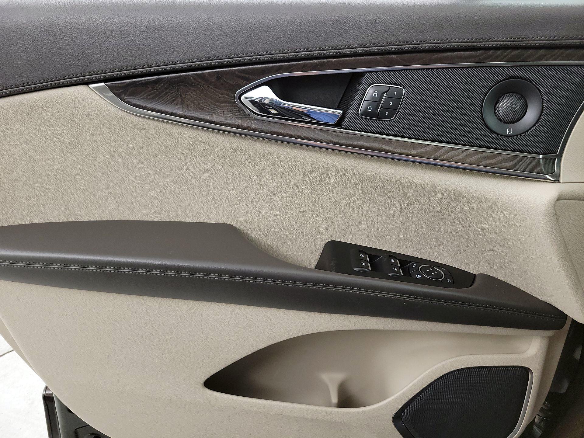 Thumbnail: 2019 Lincoln Nautilus - 12