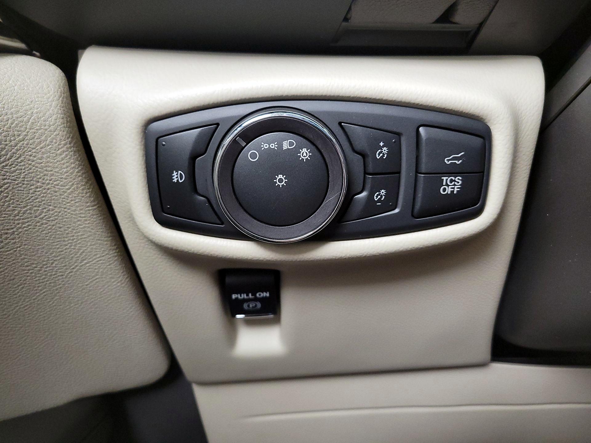 Thumbnail: 2019 Lincoln Nautilus - 13