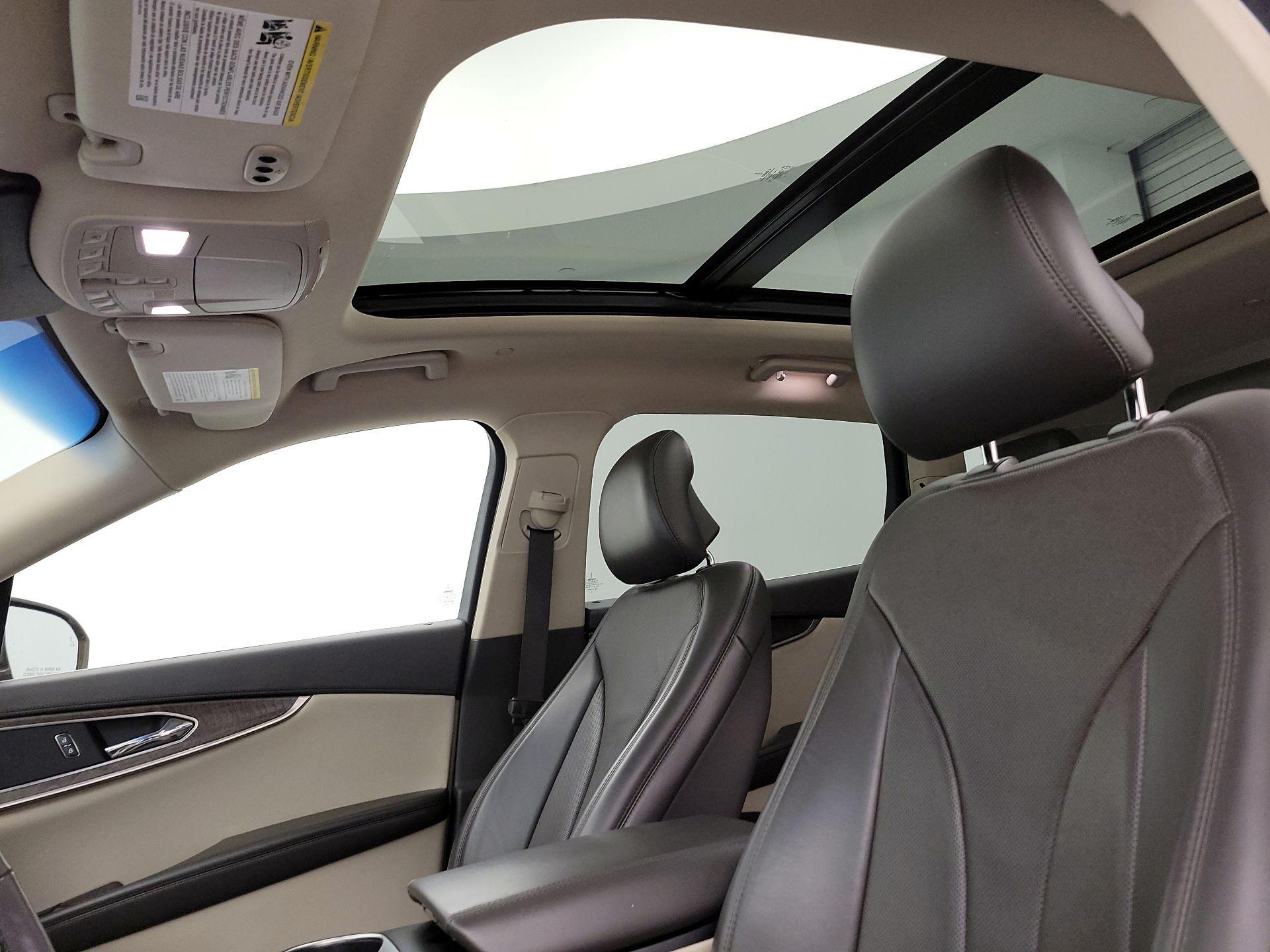 Thumbnail: 2019 Lincoln Nautilus - 20
