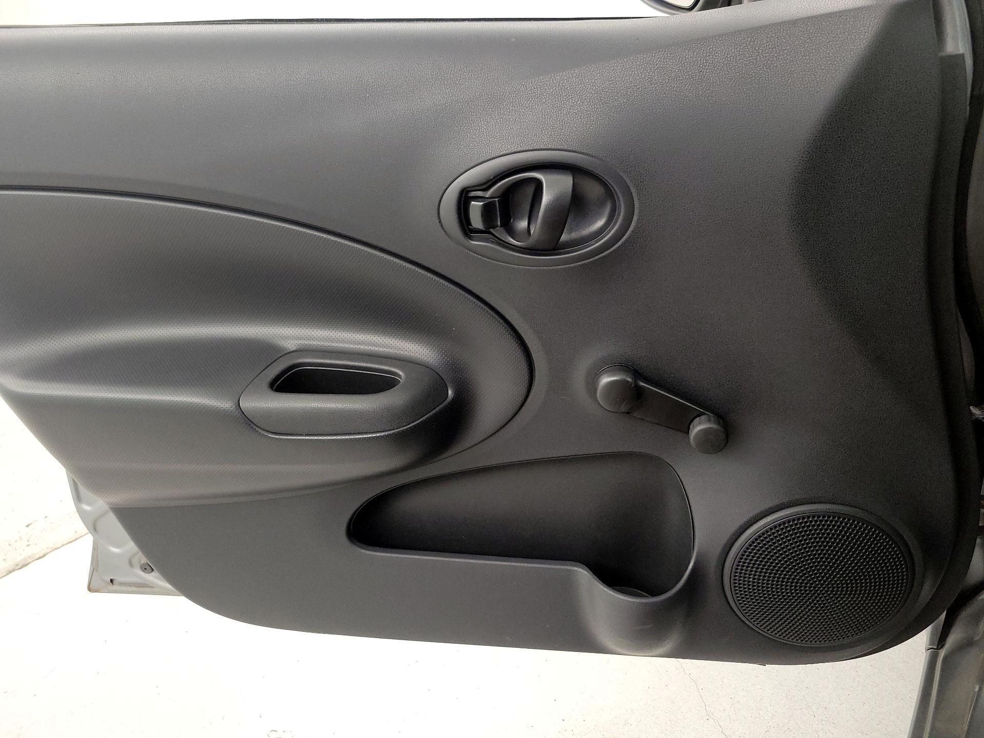 Thumbnail: 2015 Nissan Versa Note - 12