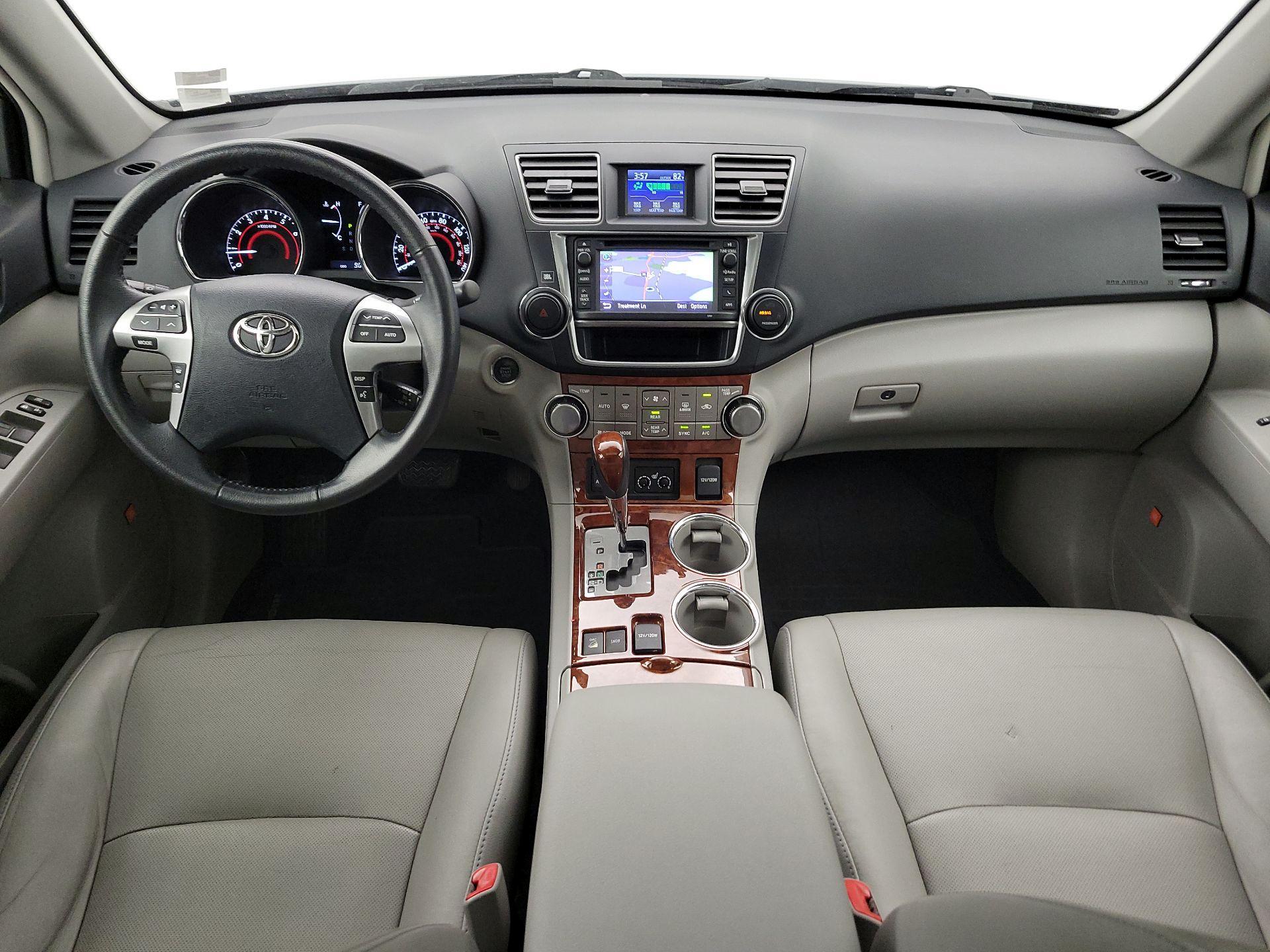 Thumbnail: 2013 Toyota Highlander - 9