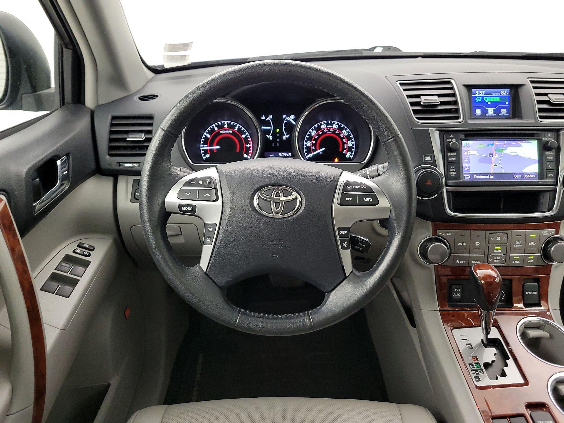 Thumbnail: 2013 Toyota Highlander - 10