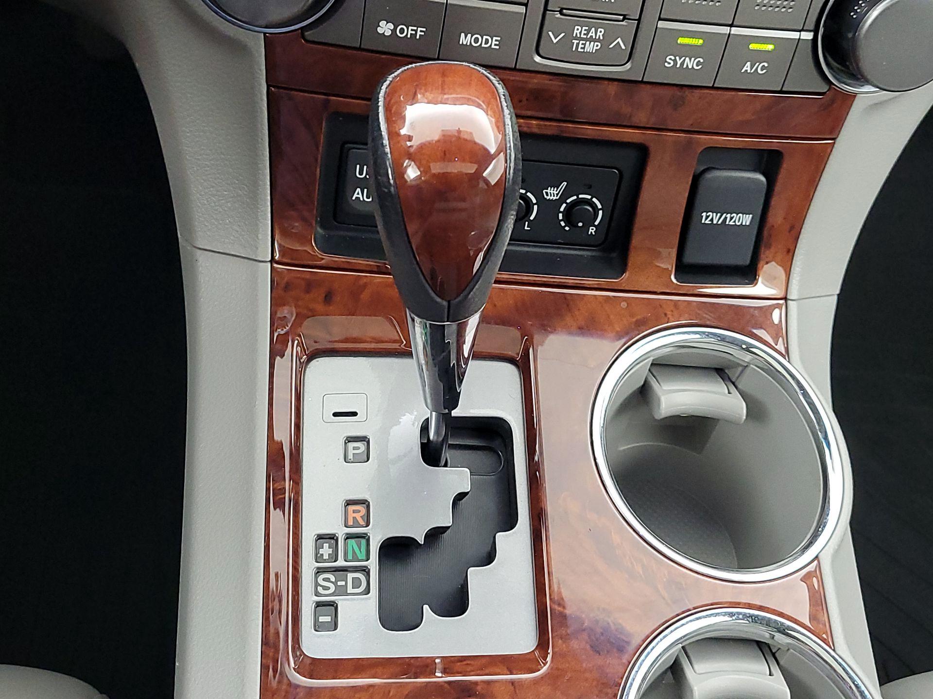 Thumbnail: 2013 Toyota Highlander - 18