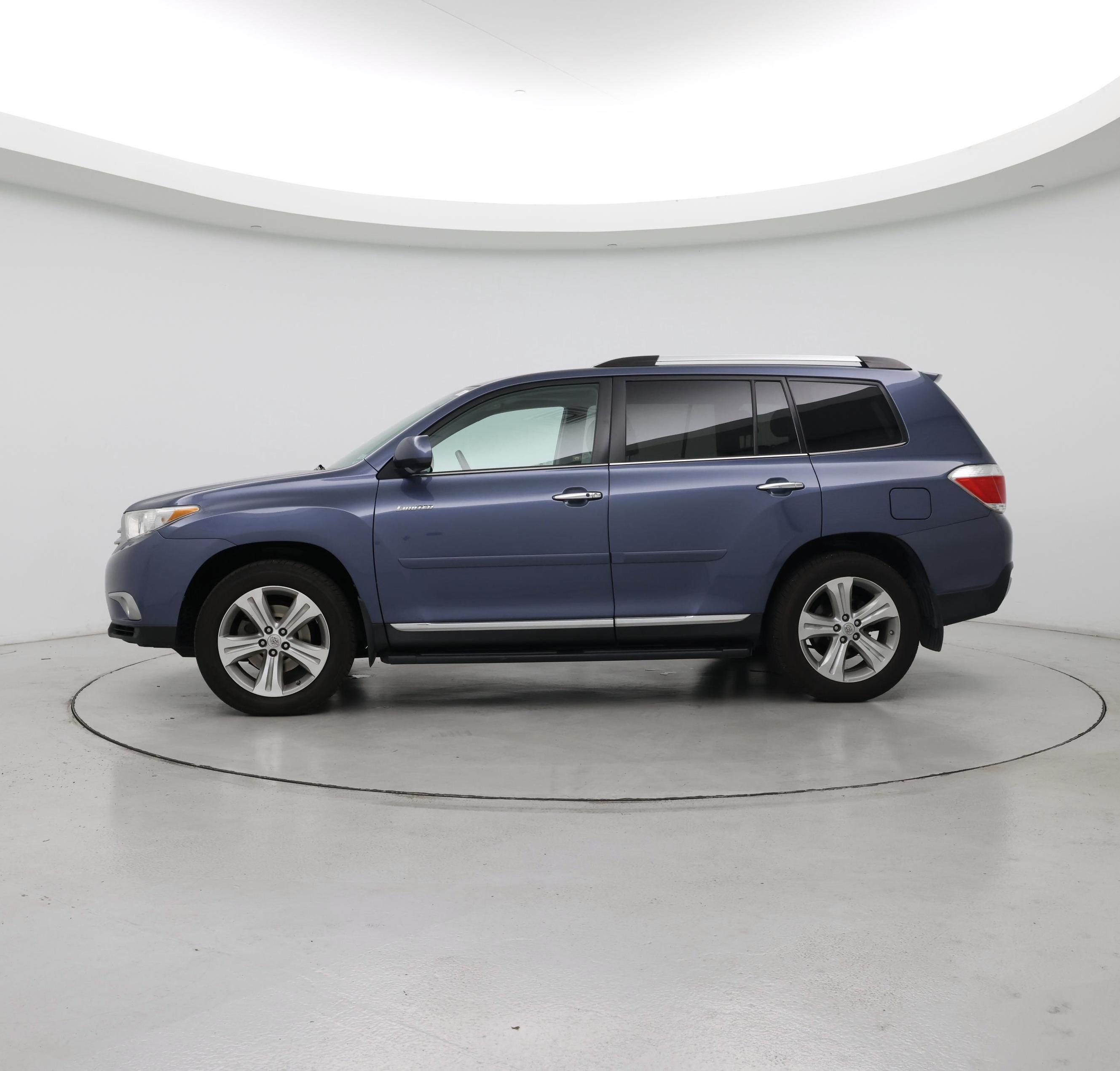 Thumbnail: 2013 Toyota Highlander - 3