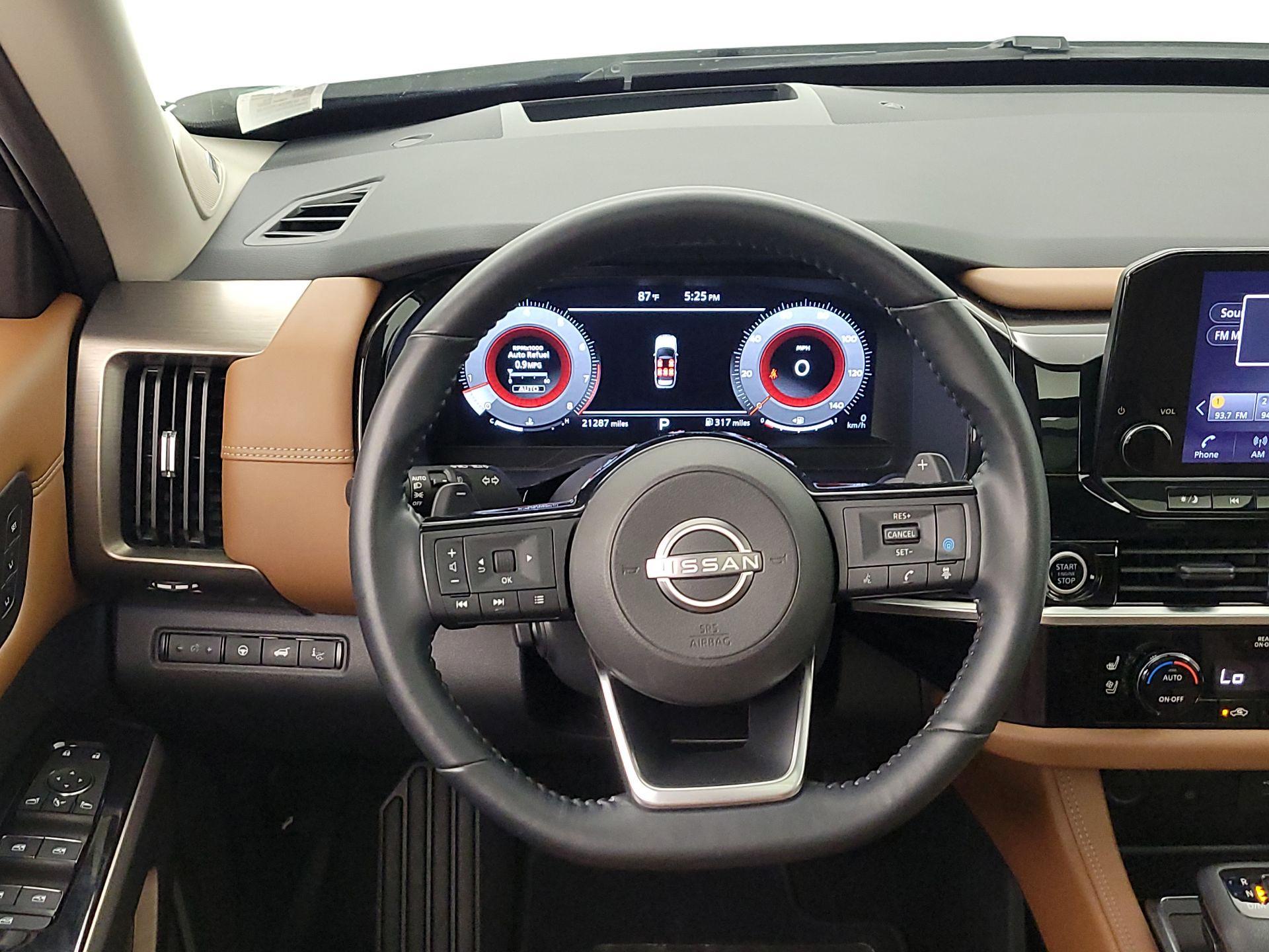 Thumbnail: 2023 Nissan Pathfinder - 10