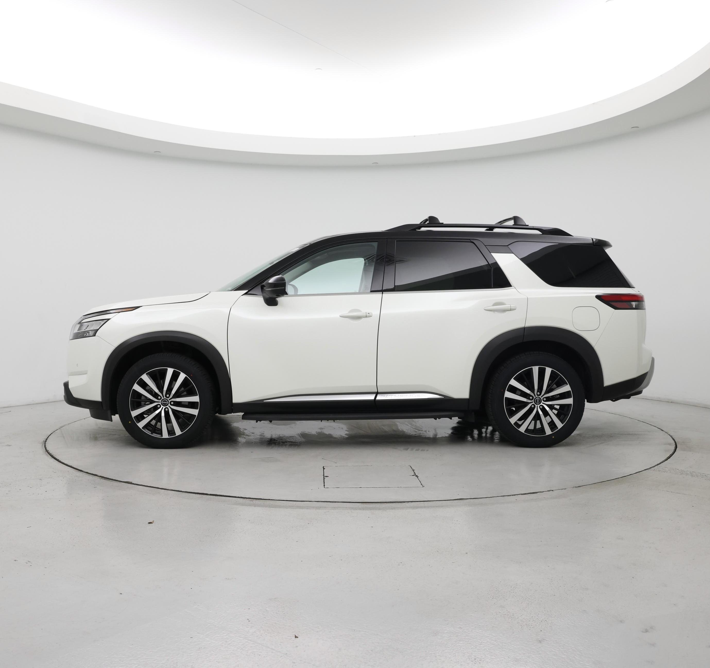 Thumbnail: 2023 Nissan Pathfinder - 3