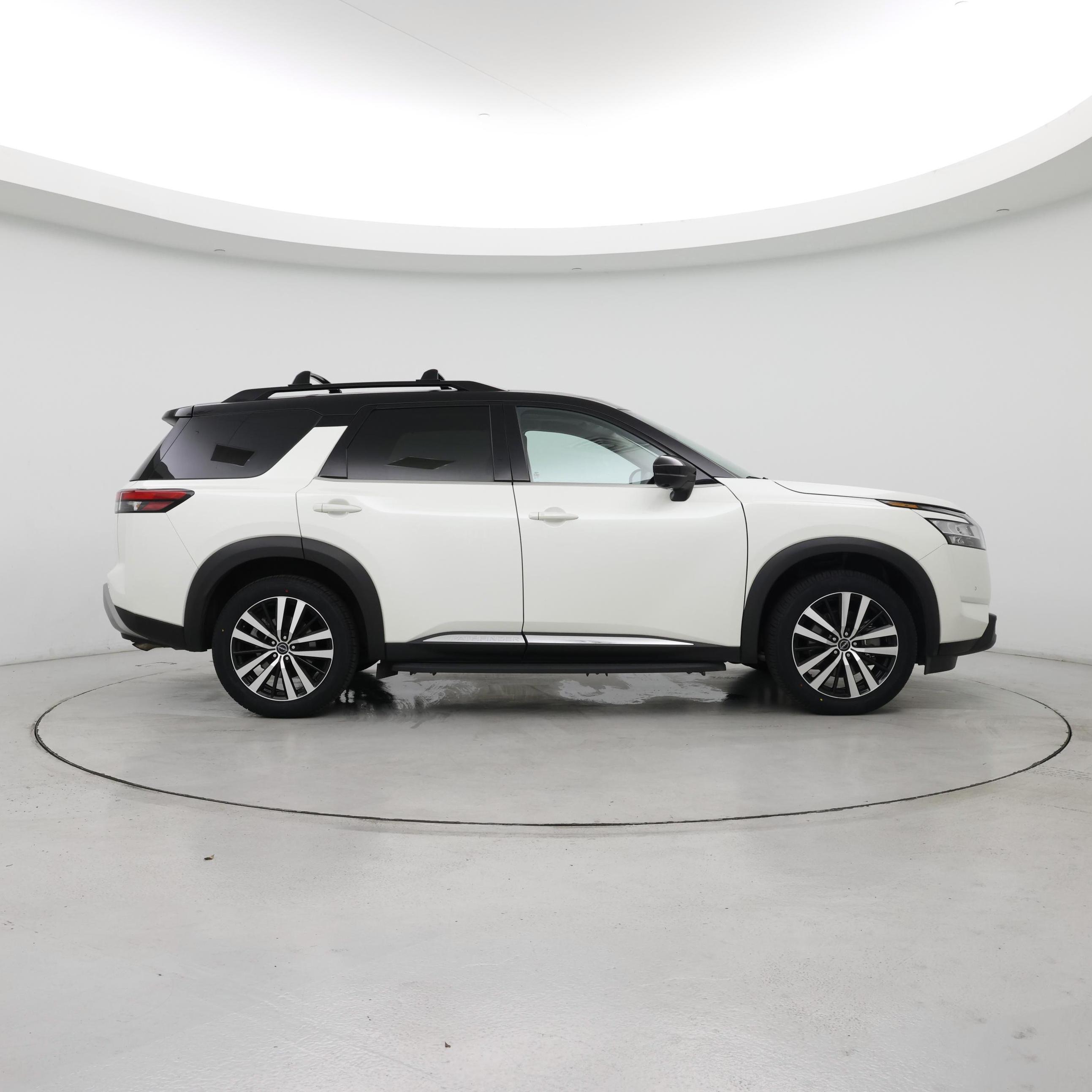 Thumbnail: 2023 Nissan Pathfinder - 7