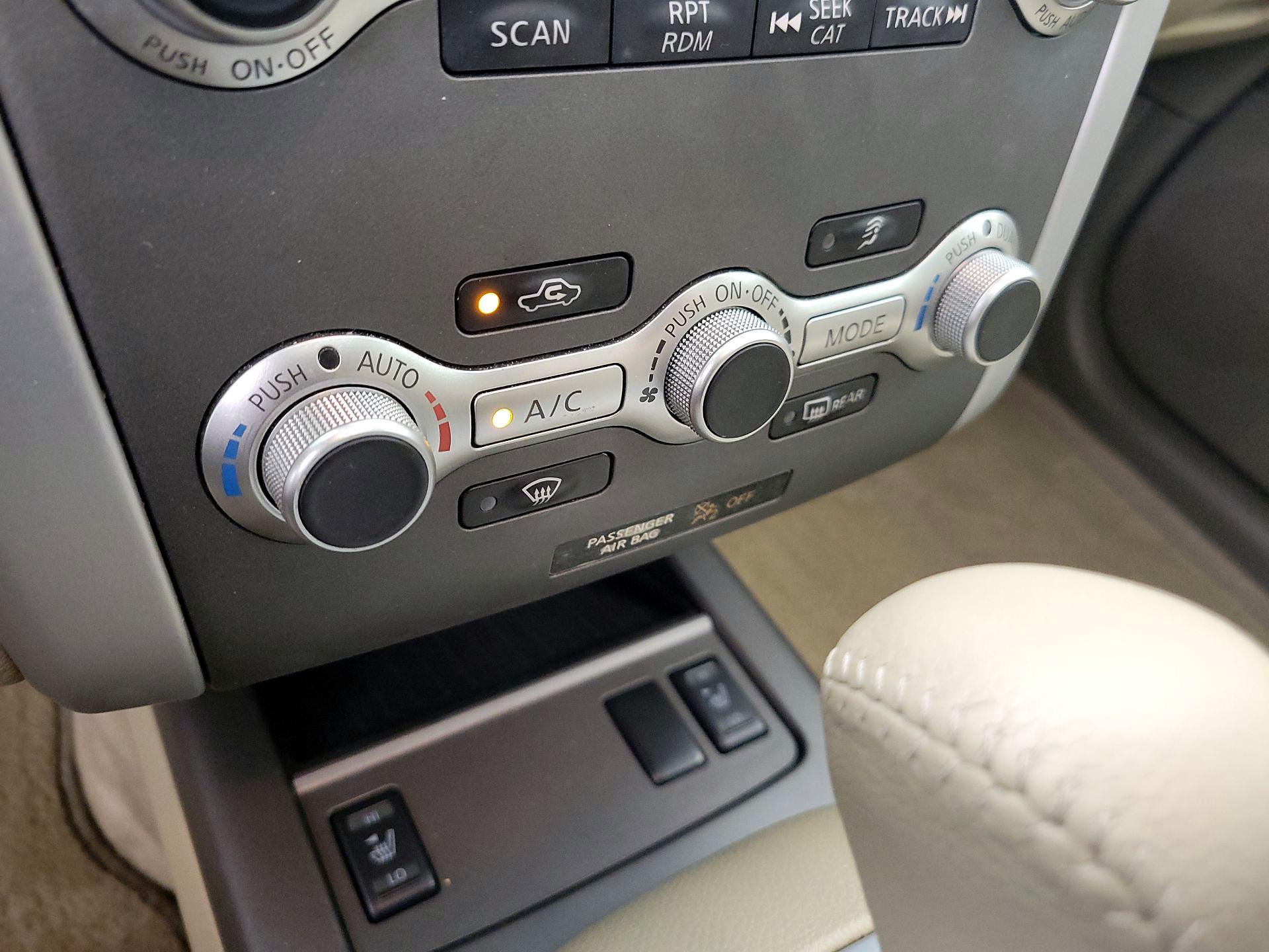 Thumbnail: 2014 Nissan Murano - 16