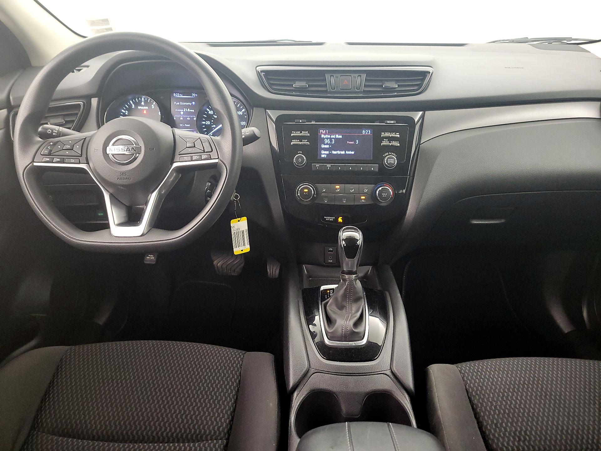 Thumbnail: 2018 Nissan Rogue Sport - 9