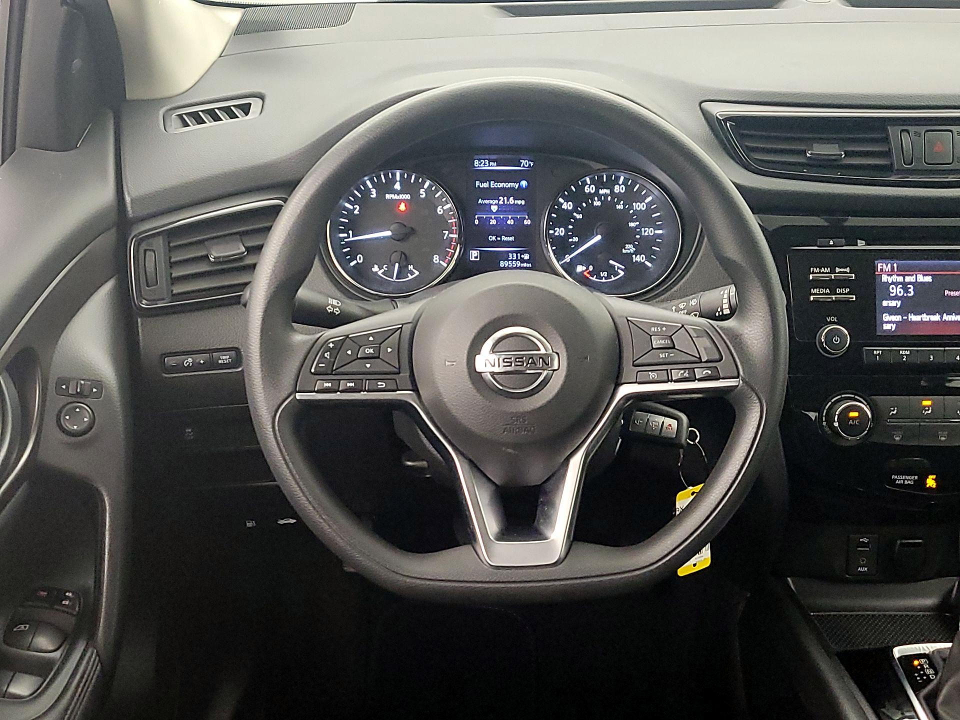 Thumbnail: 2018 Nissan Rogue Sport - 10
