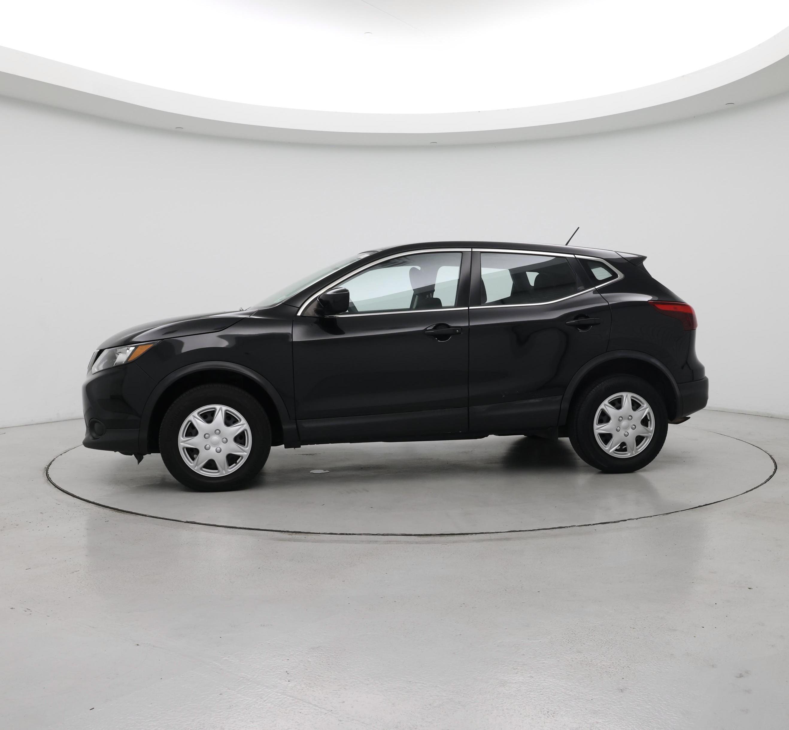Thumbnail: 2018 Nissan Rogue Sport - 3