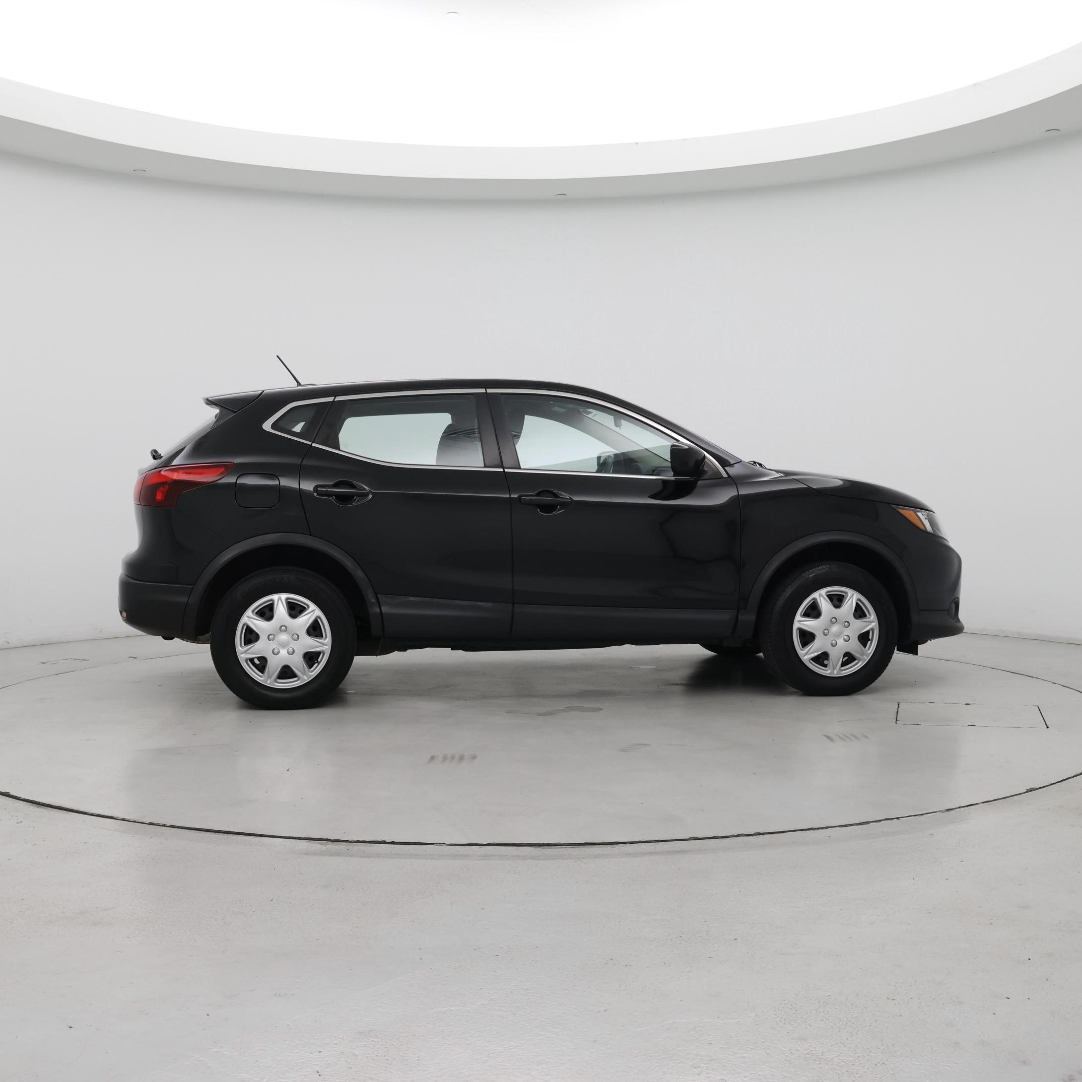 Thumbnail: 2018 Nissan Rogue Sport - 7