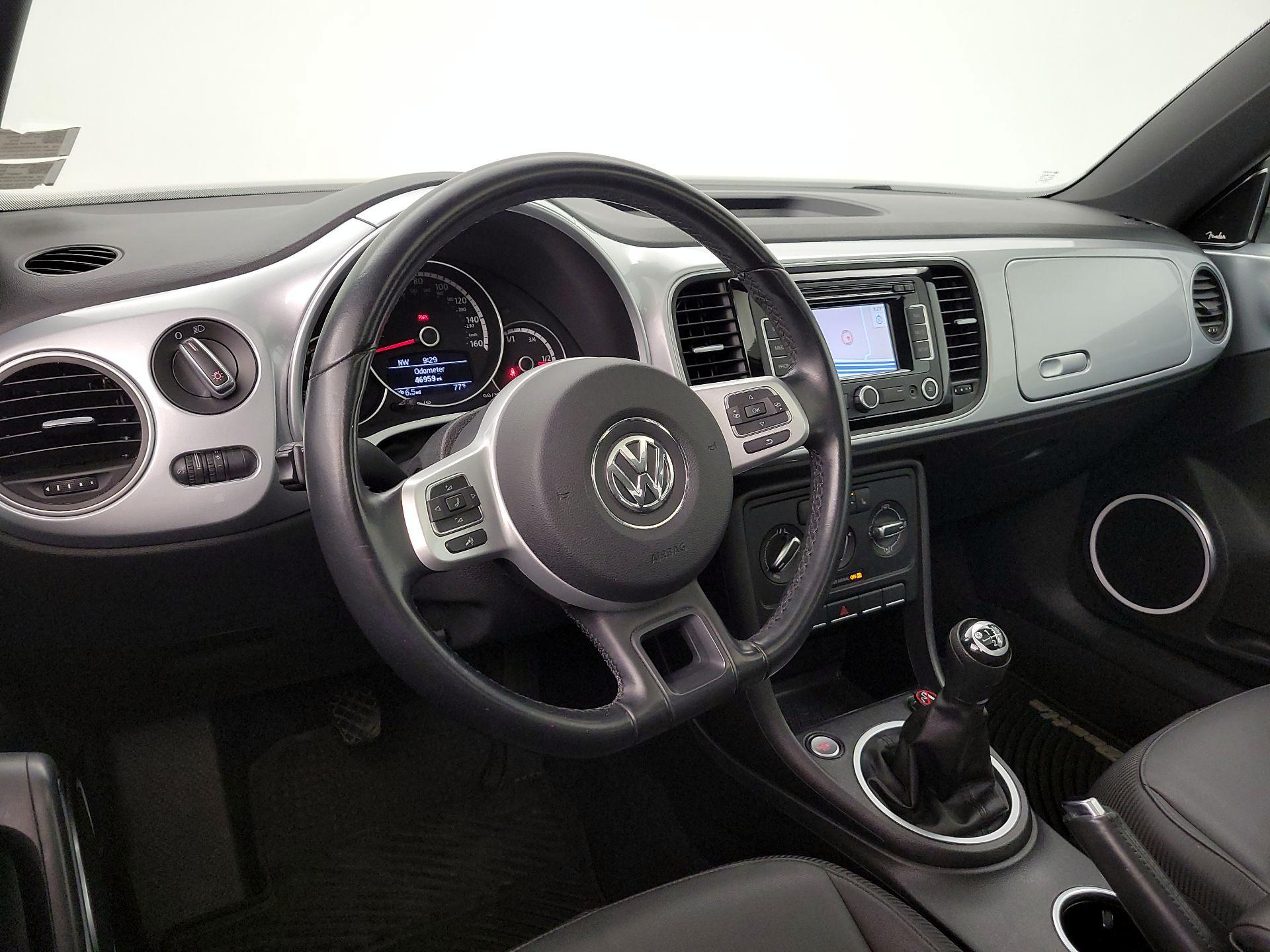 Thumbnail: 2014 Volkswagen Beetle - 9