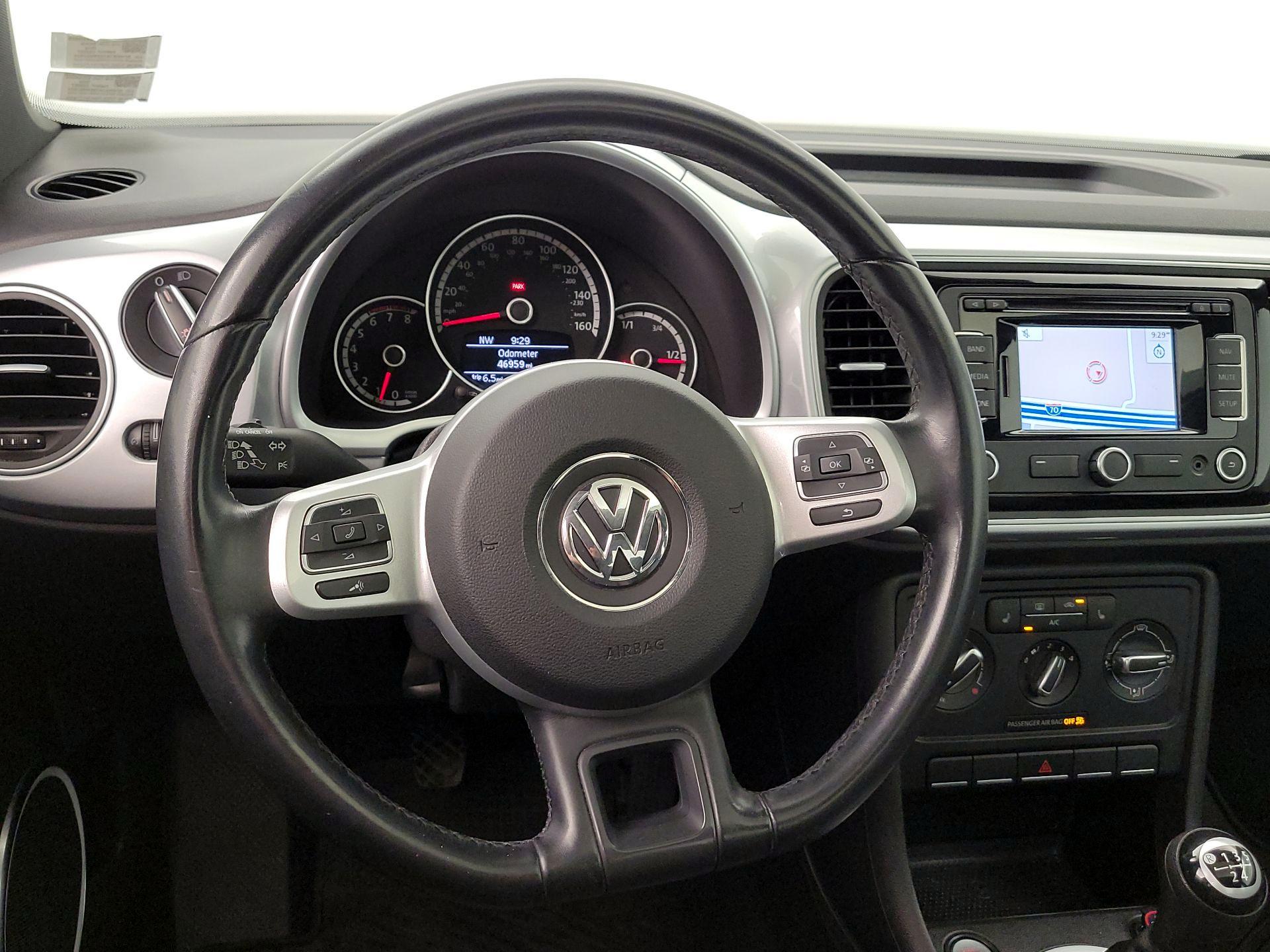 Thumbnail: 2014 Volkswagen Beetle - 10