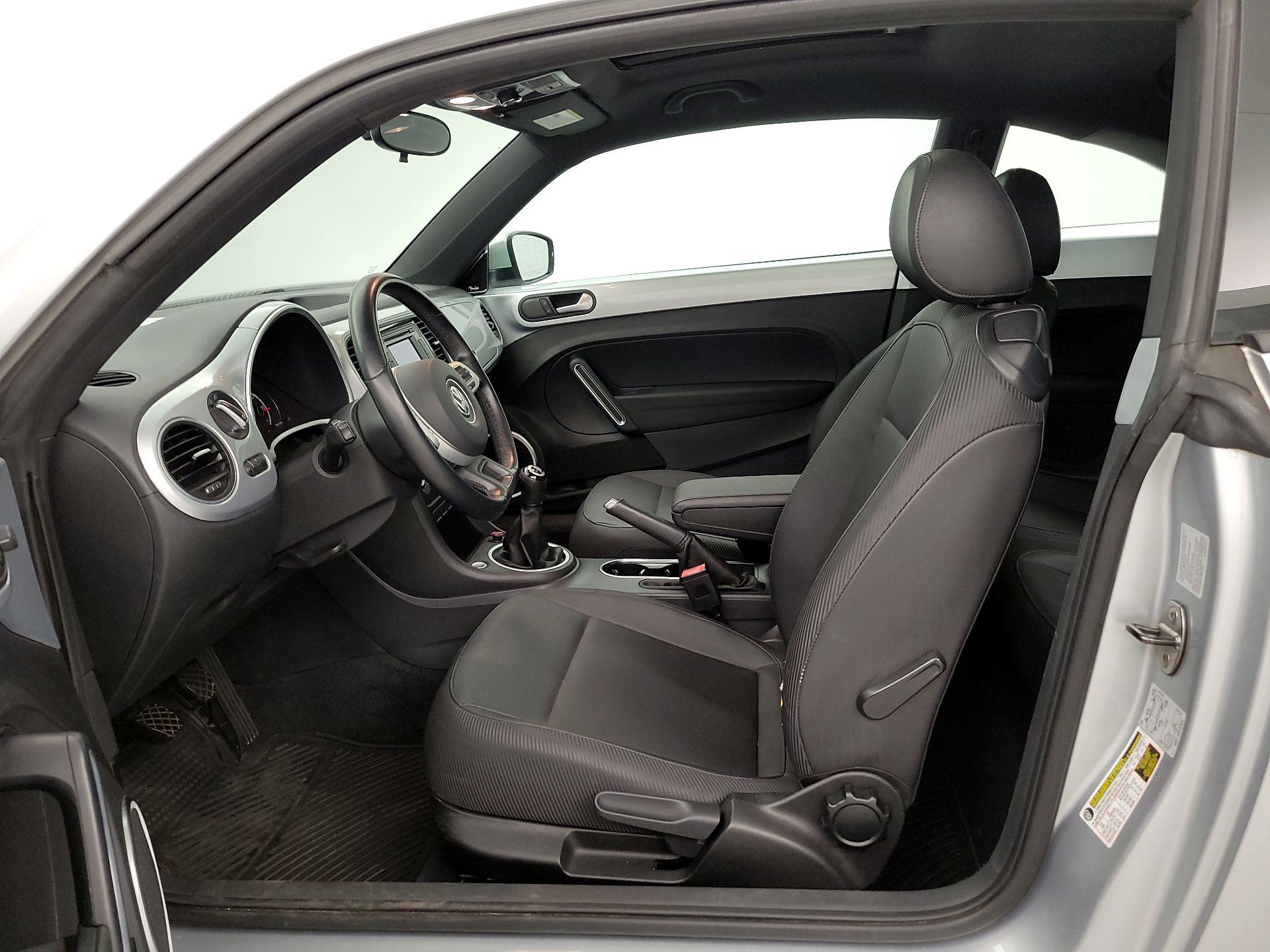 Thumbnail: 2014 Volkswagen Beetle - 11